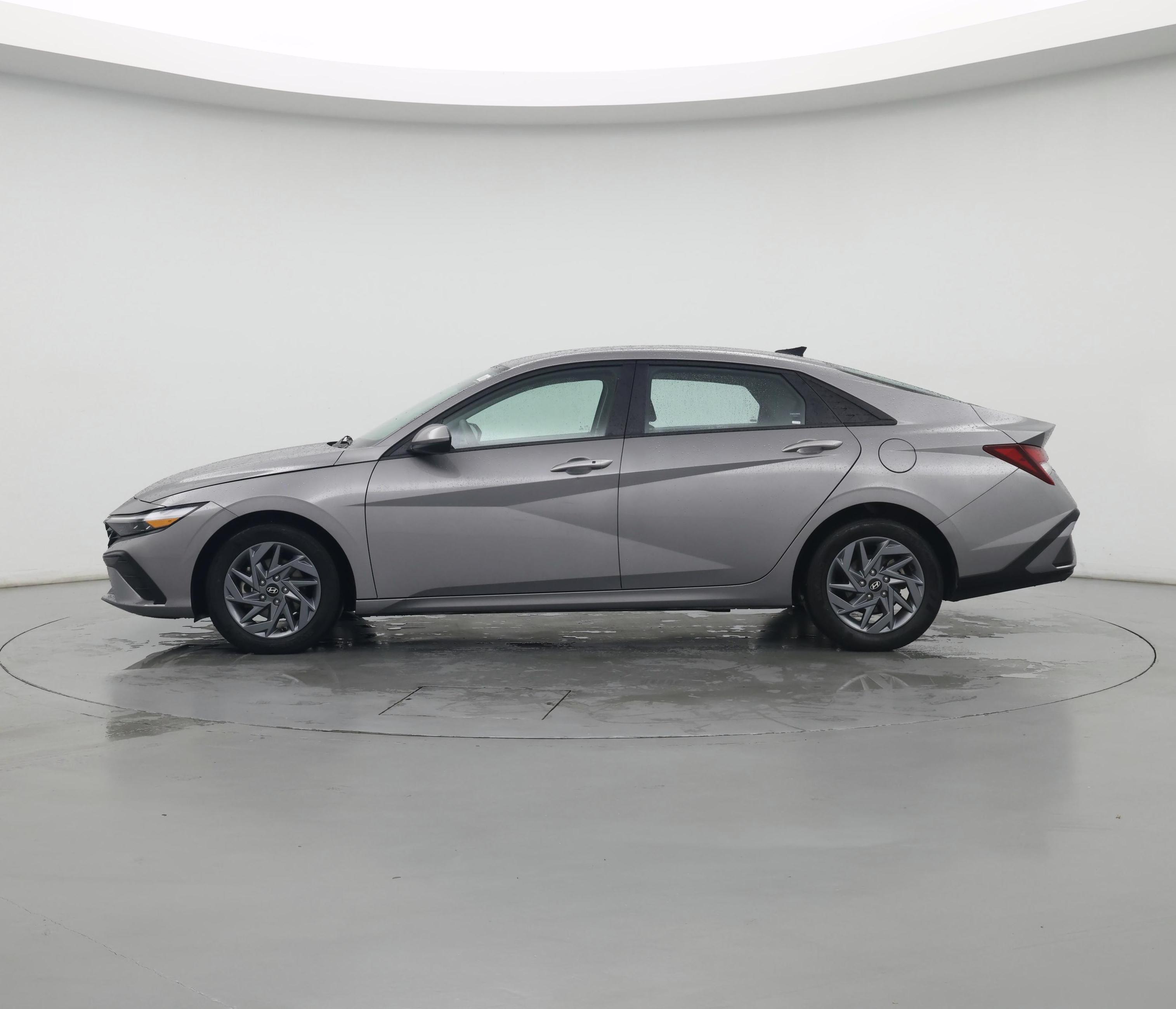 Thumbnail: 2024 Hyundai Elantra - 3