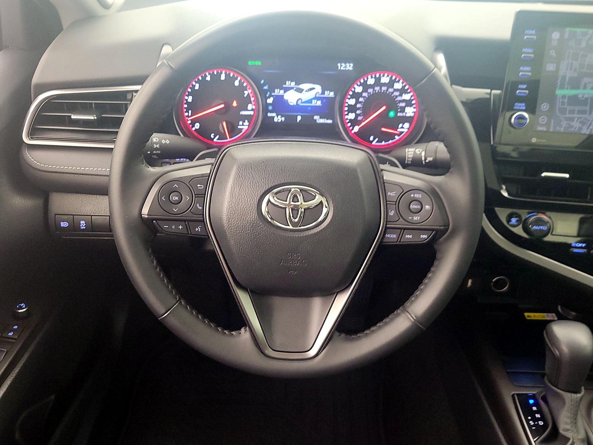 Thumbnail: 2023 Toyota Camry - 10