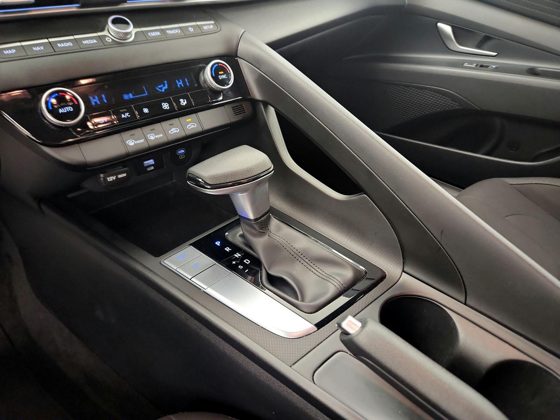 Thumbnail: 2024 Hyundai Elantra - 18
