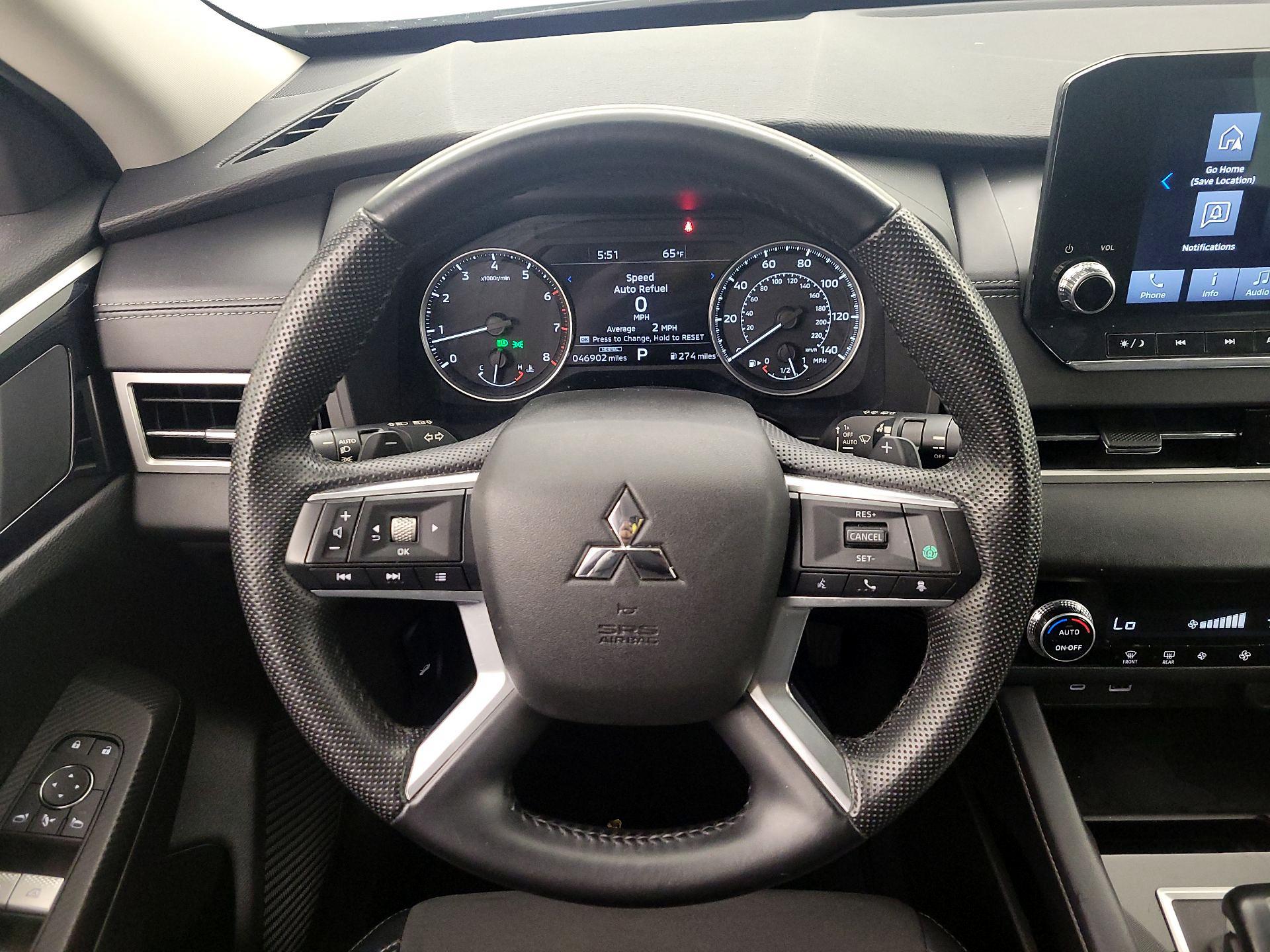 Thumbnail: 2023 Mitsubishi Outlander - 10