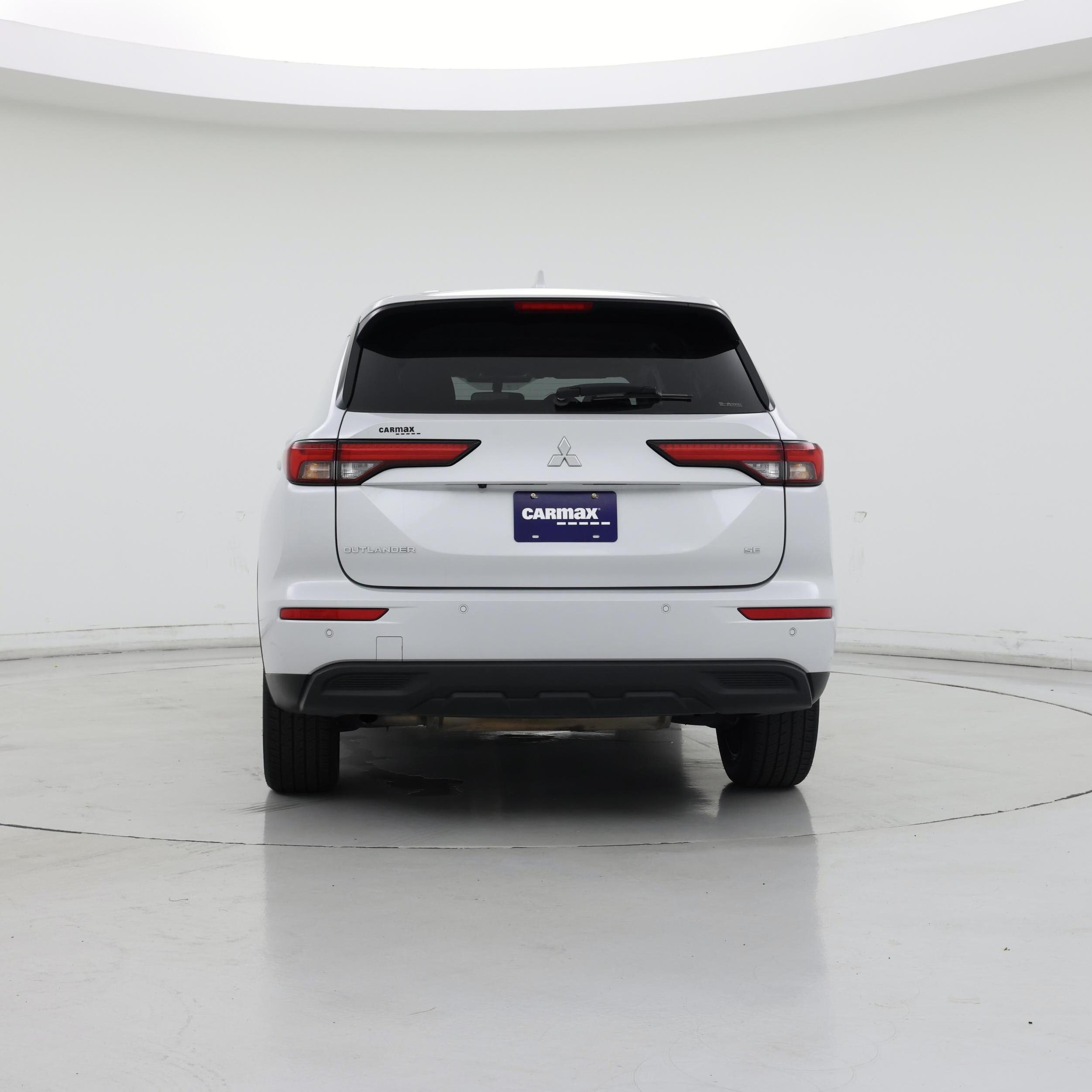 Thumbnail: 2023 Mitsubishi Outlander - 6