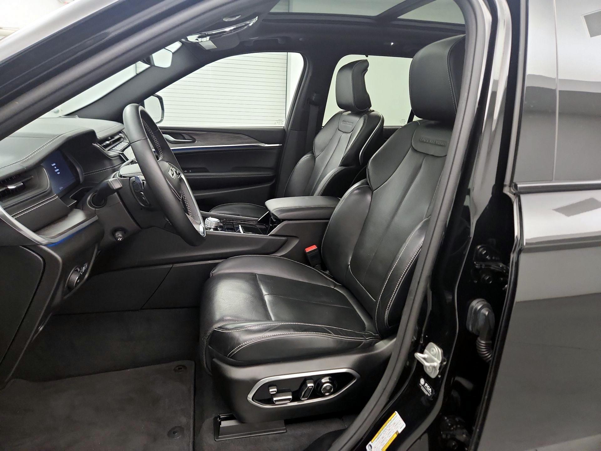 Thumbnail: 2022 Jeep Grand Cherokee - 11