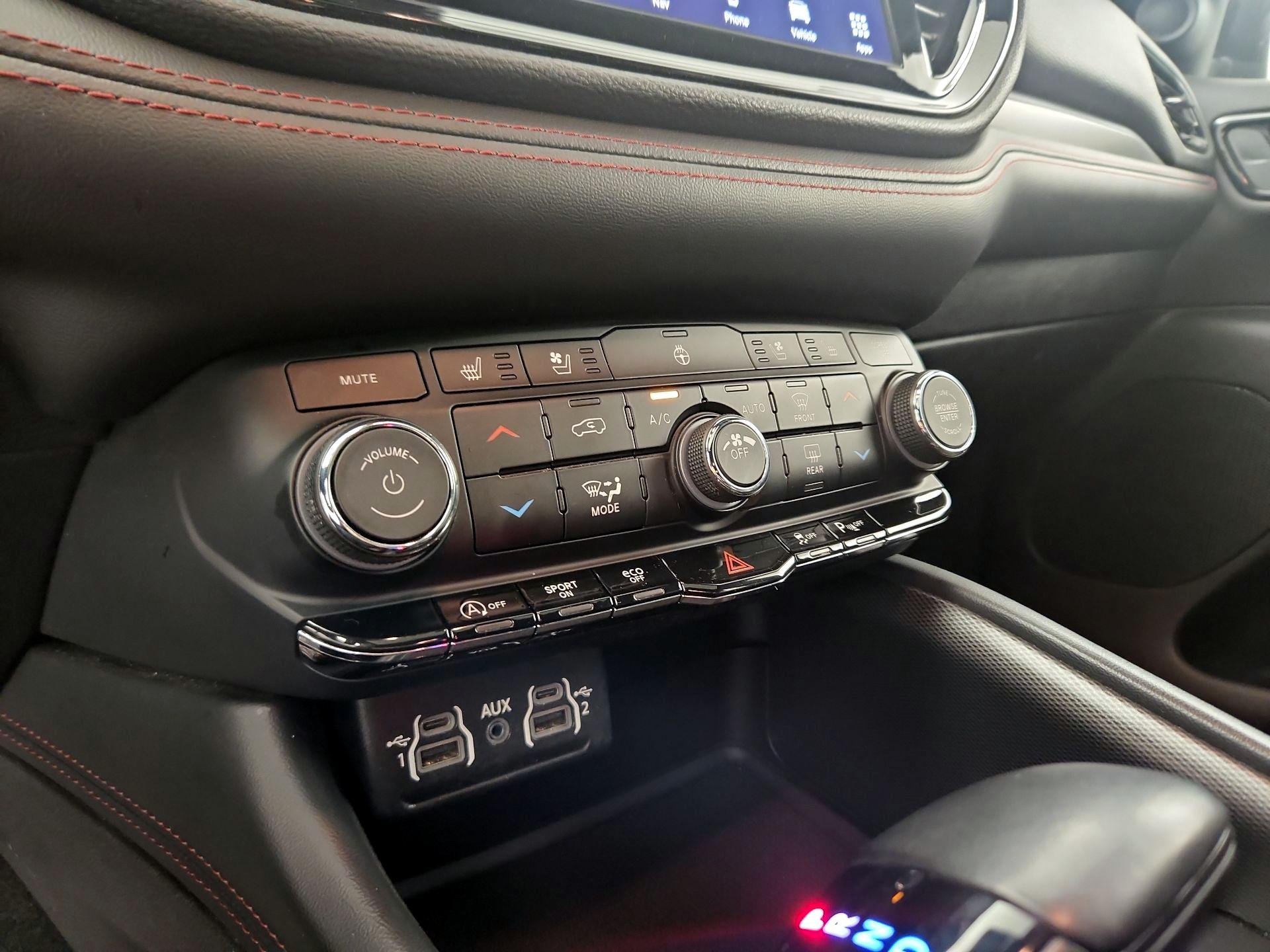 Thumbnail: 2023 Dodge Durango - 17