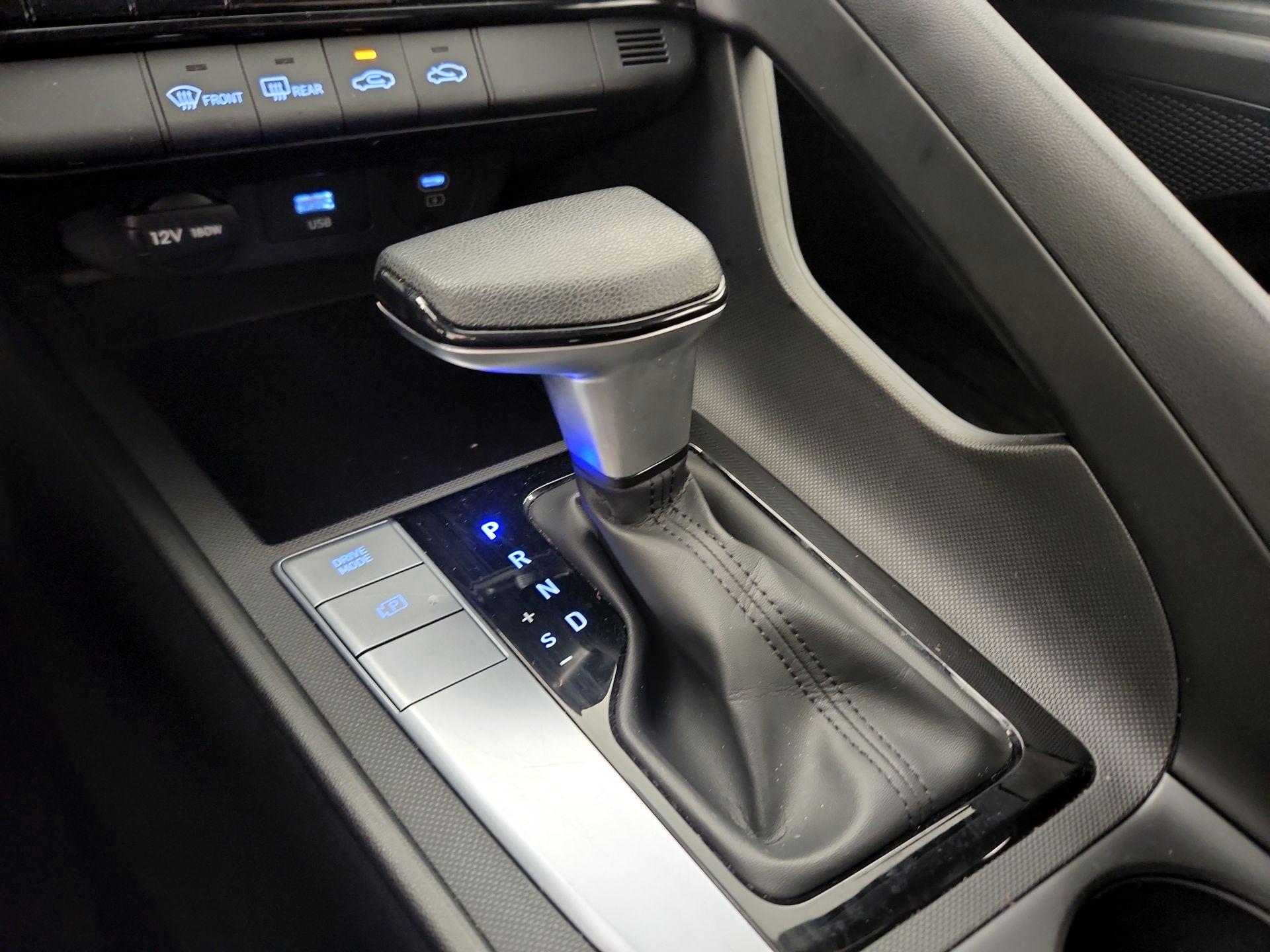 Thumbnail: 2024 Hyundai Elantra - 18