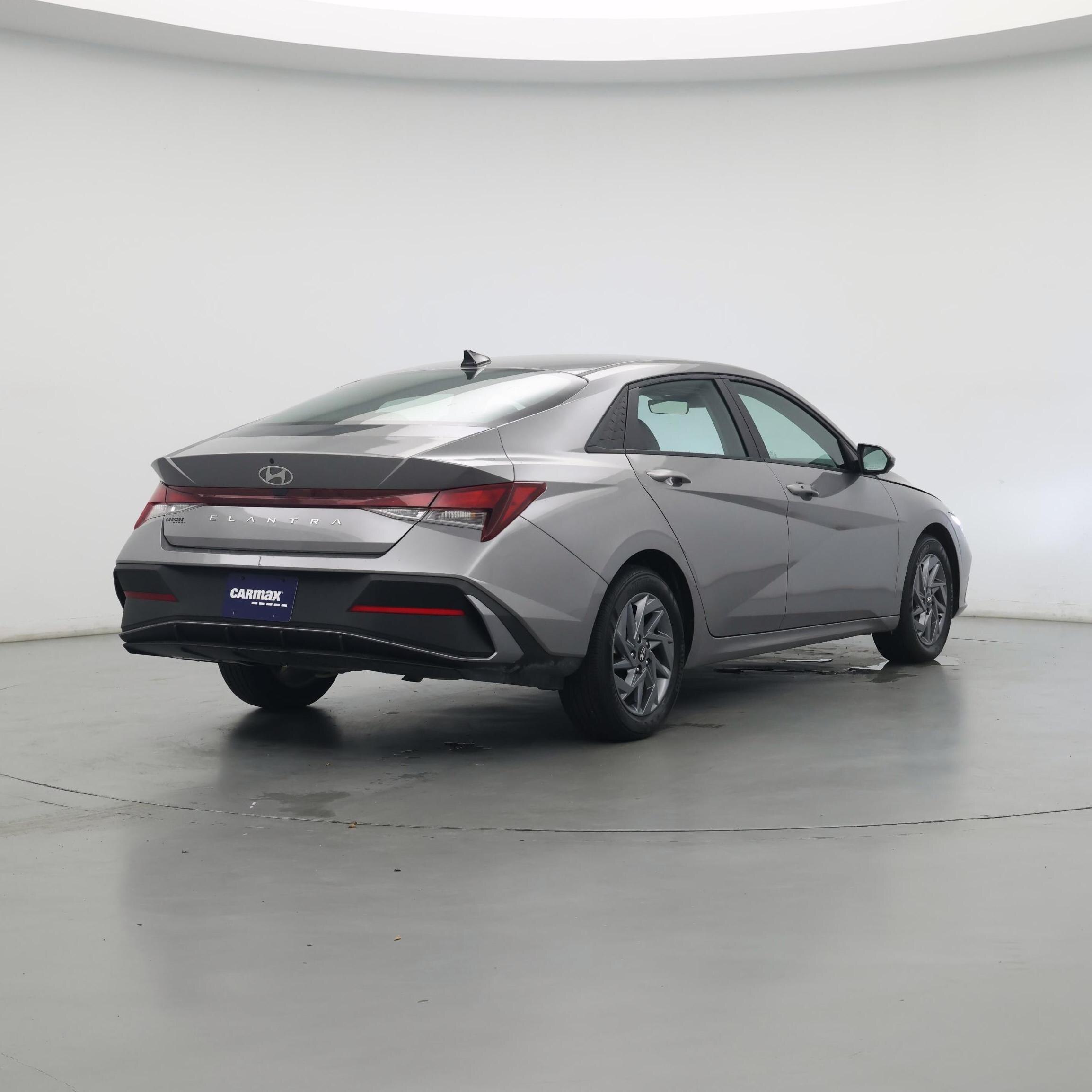Thumbnail: 2024 Hyundai Elantra - 8