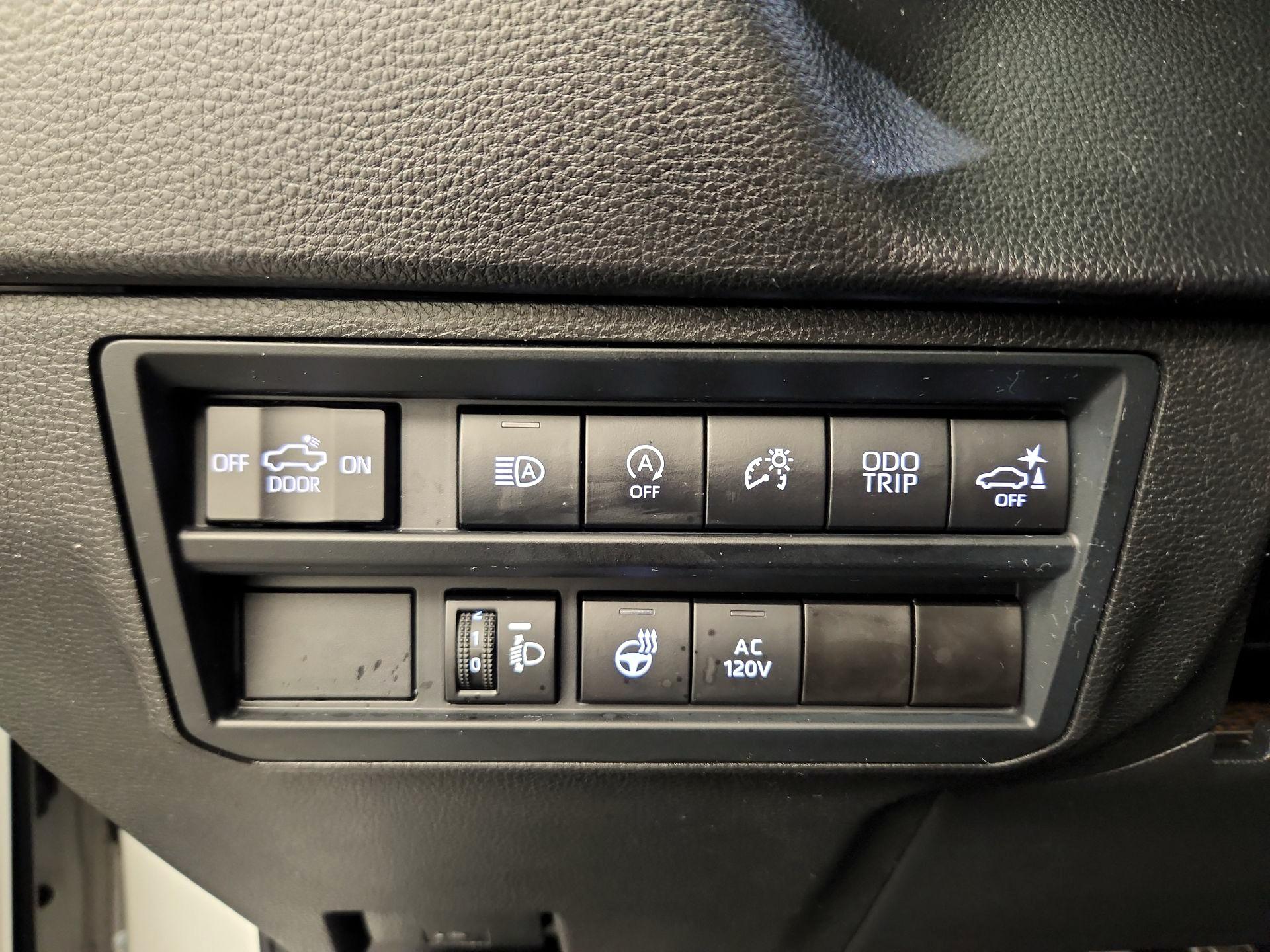 Thumbnail: 2022 Toyota Tundra - 13