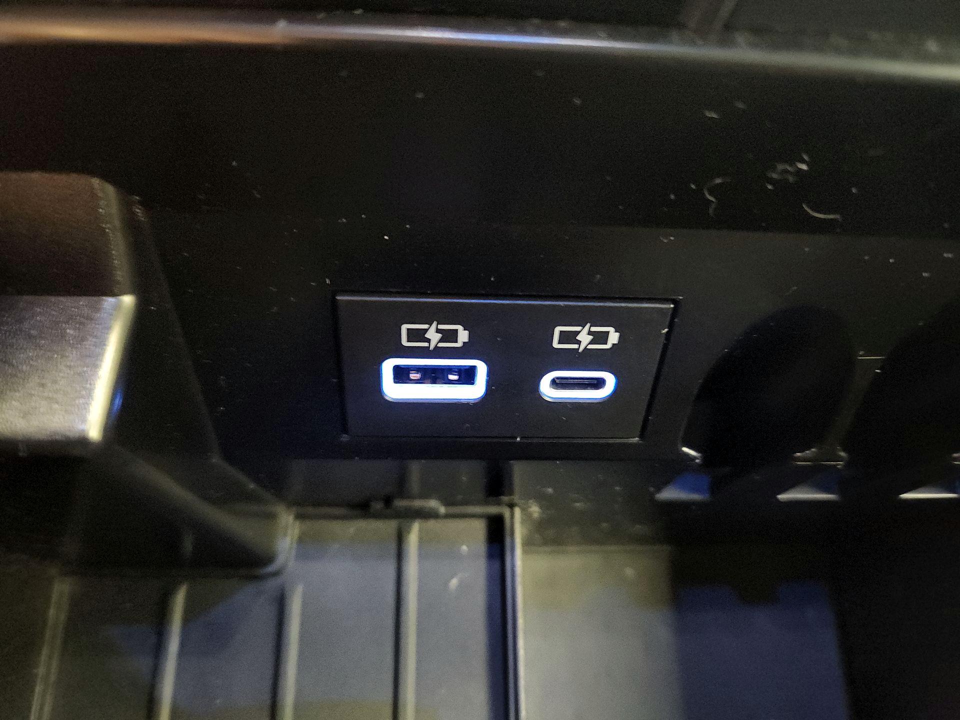 Thumbnail: 2022 Toyota Tundra - 18