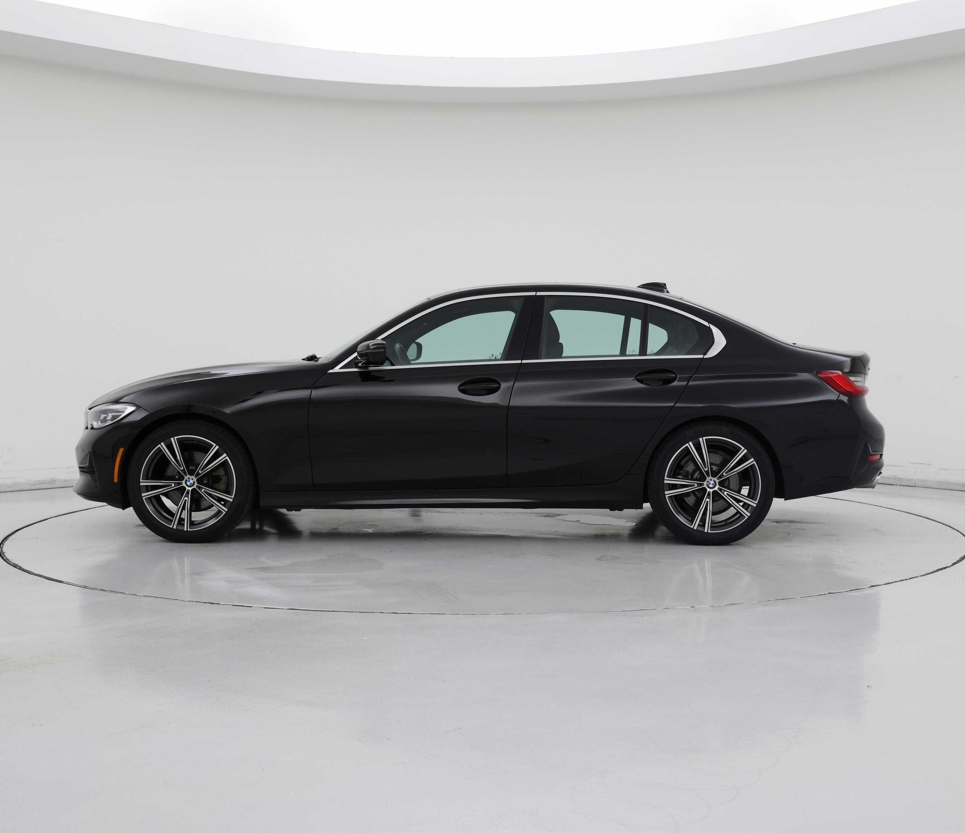 Thumbnail: 2021 BMW 3 Series - 3