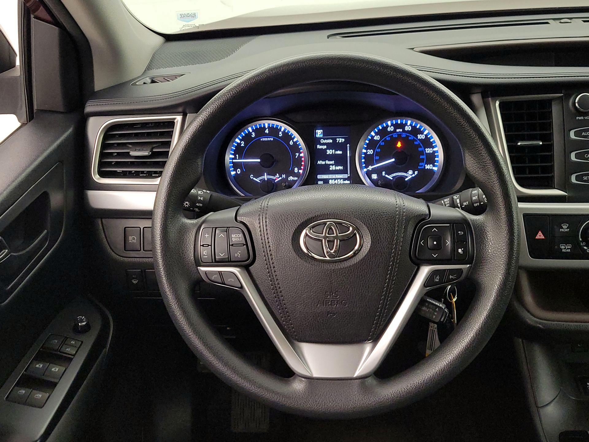 Thumbnail: 2018 Toyota Highlander - 10