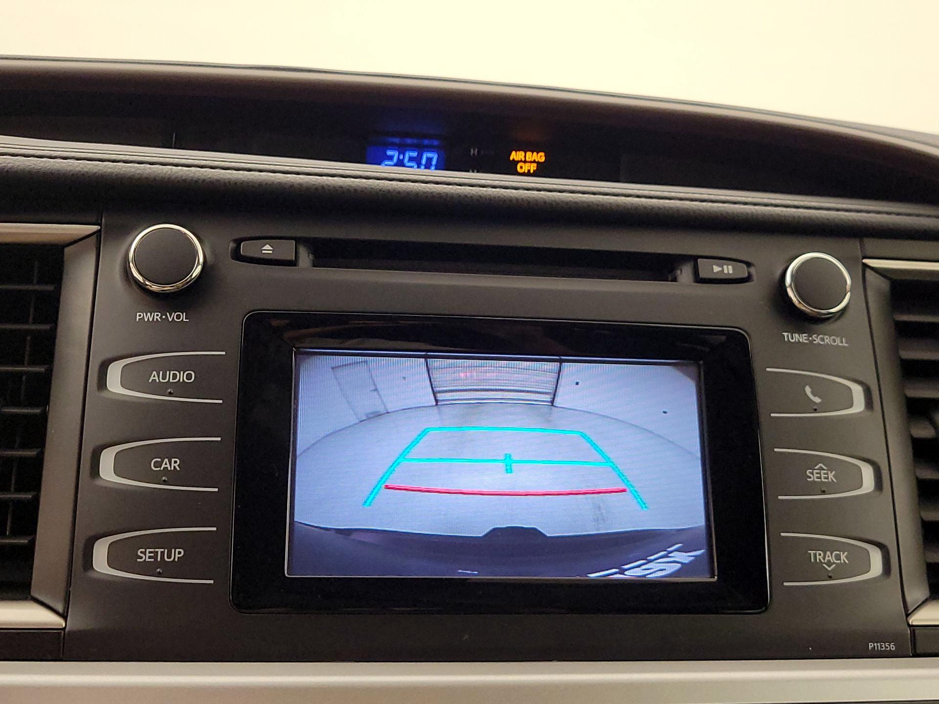 Thumbnail: 2018 Toyota Highlander - 14