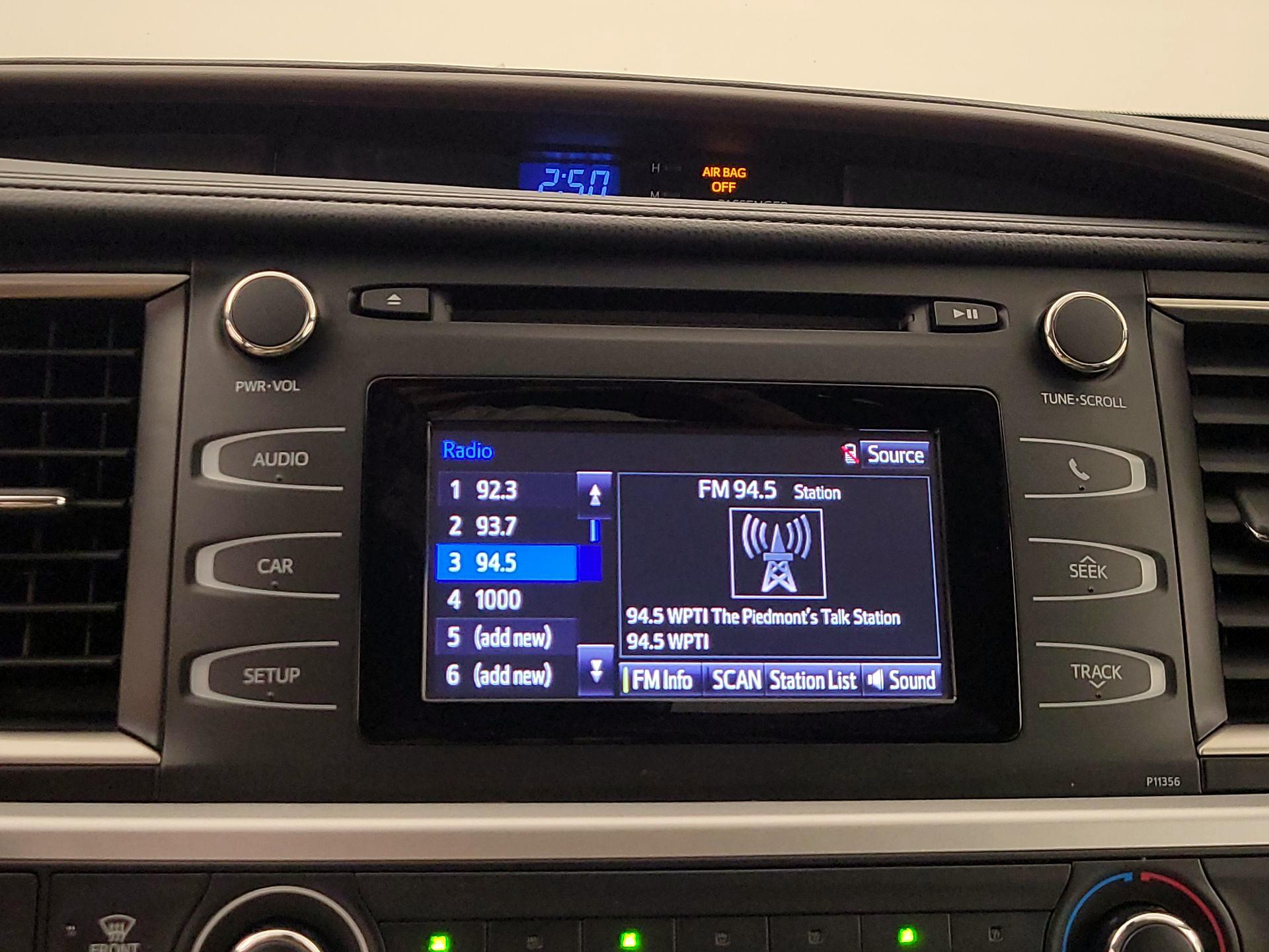 Thumbnail: 2018 Toyota Highlander - 15