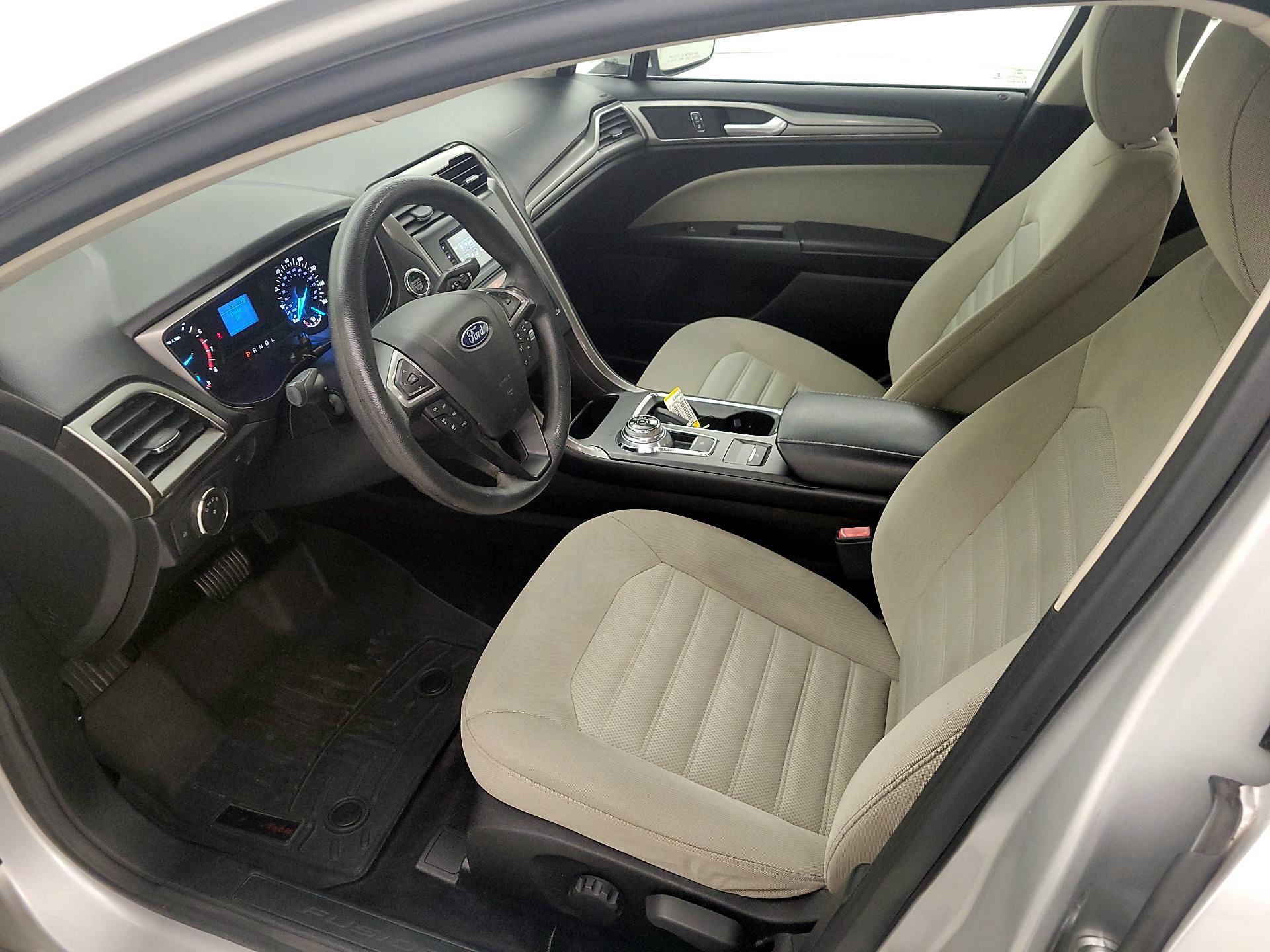 Thumbnail: 2017 Ford Fusion - 11
