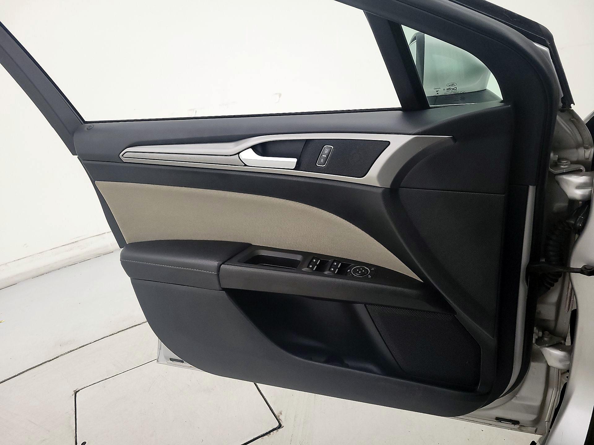 Thumbnail: 2017 Ford Fusion - 12