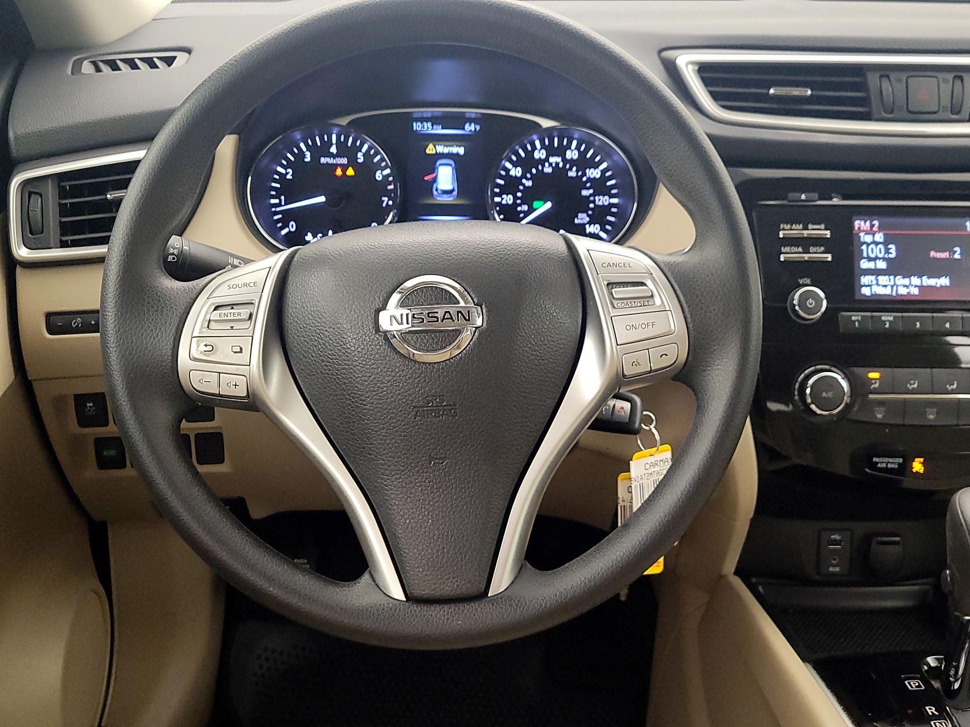Thumbnail: 2016 Nissan Rogue - 10