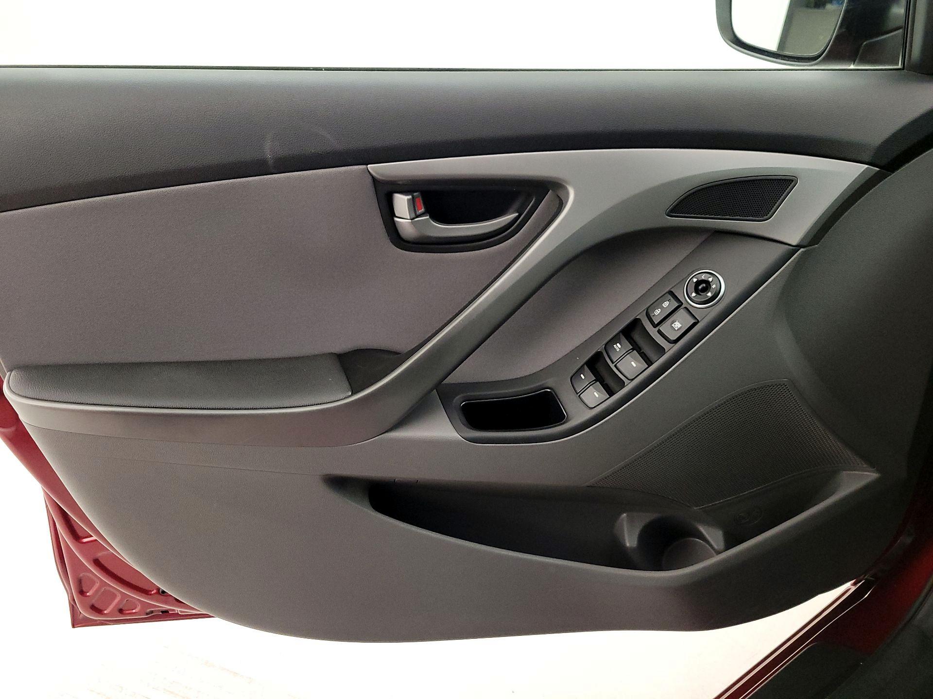 Thumbnail: 2016 Hyundai Elantra - 12
