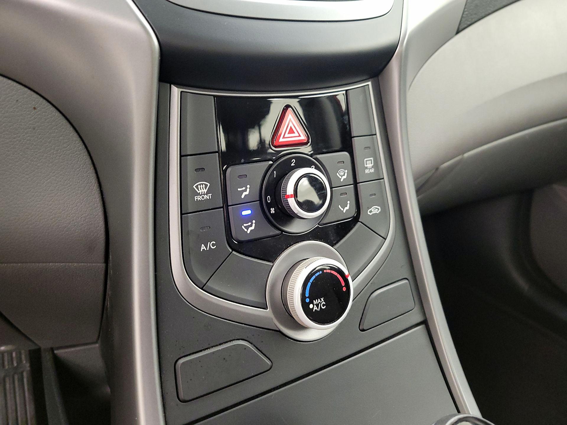 Thumbnail: 2016 Hyundai Elantra - 16