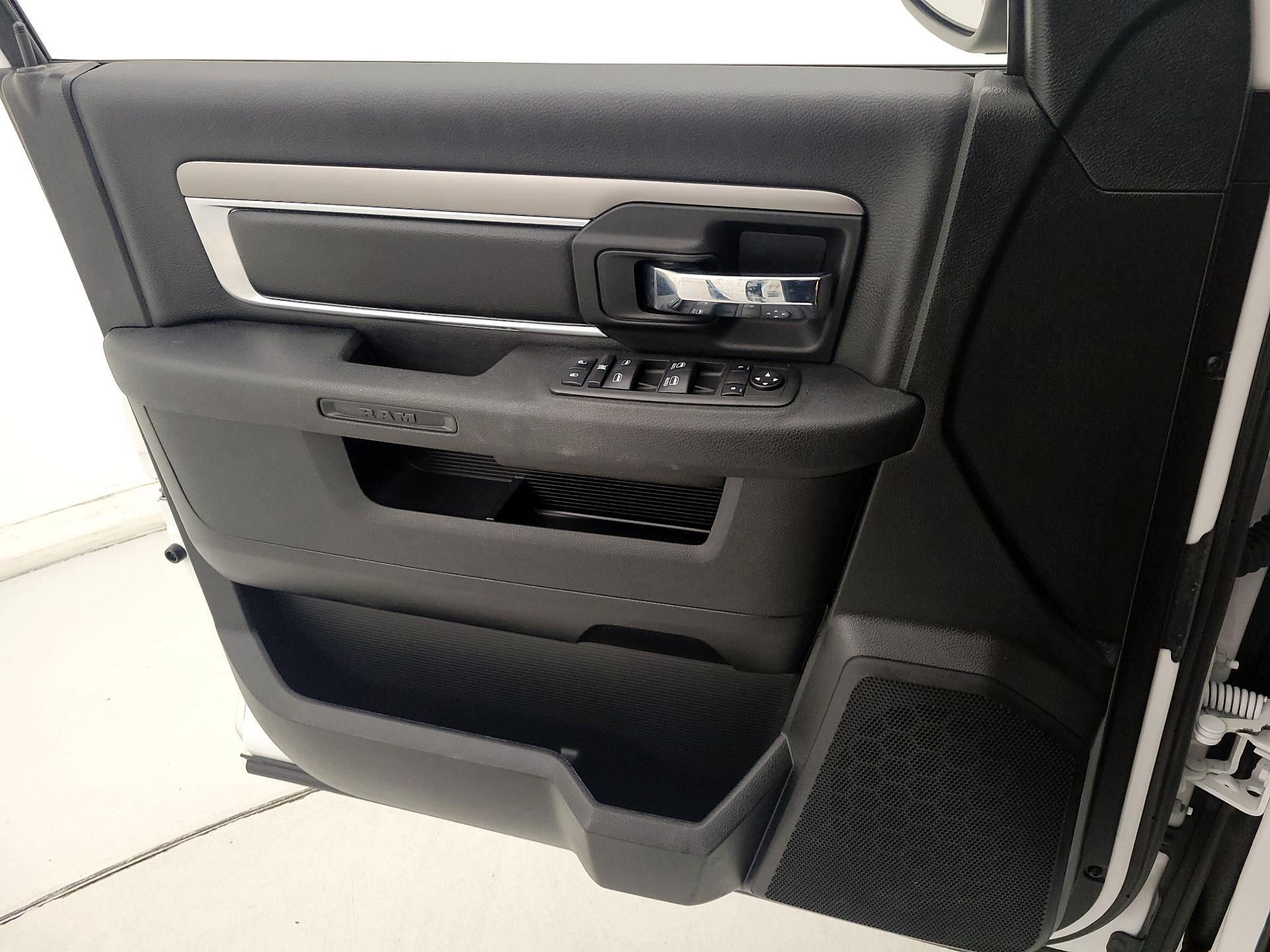 Thumbnail: 2022 RAM 1500 Classic - 12