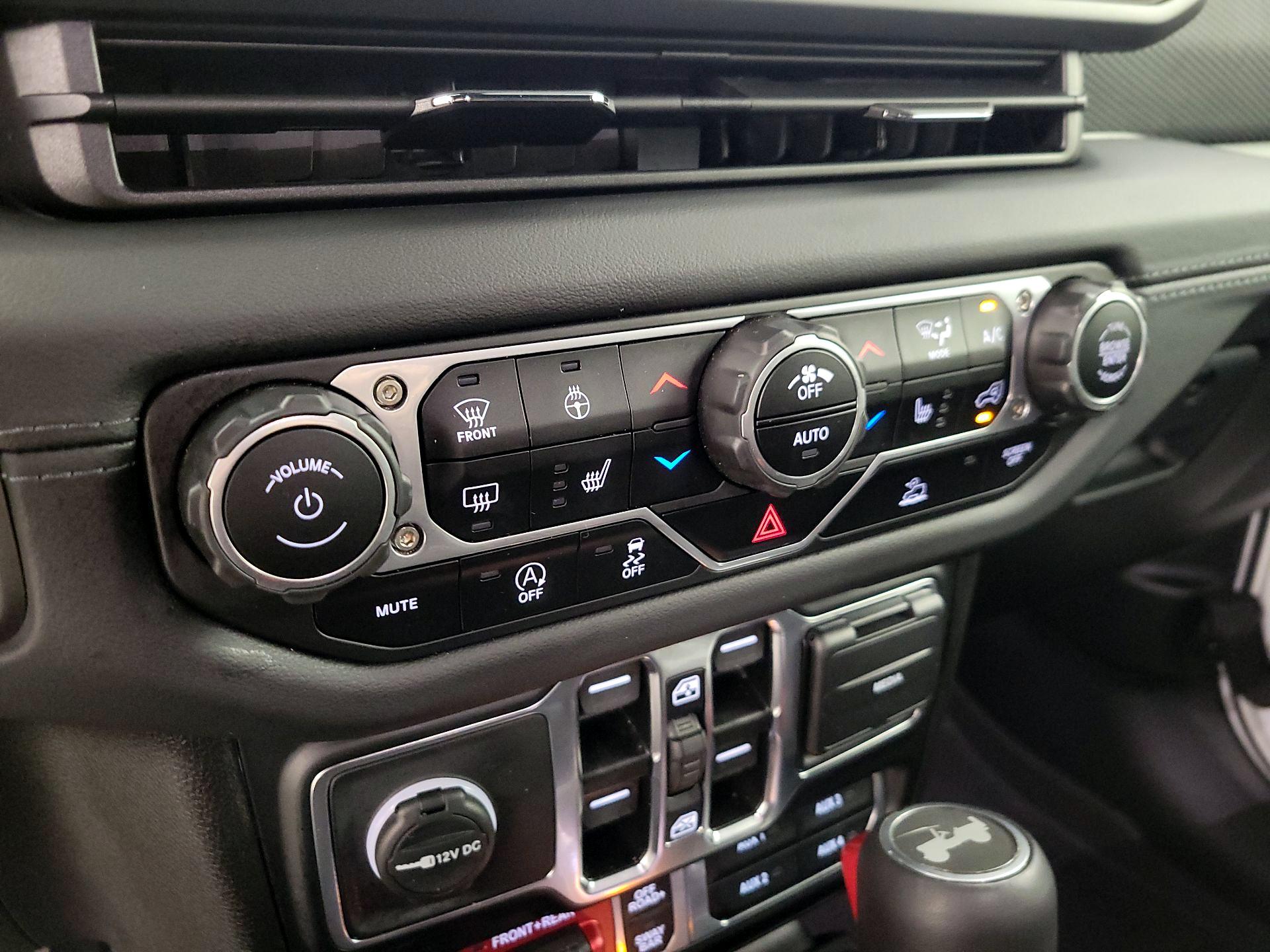 Thumbnail: 2024 Jeep Wrangler - 16