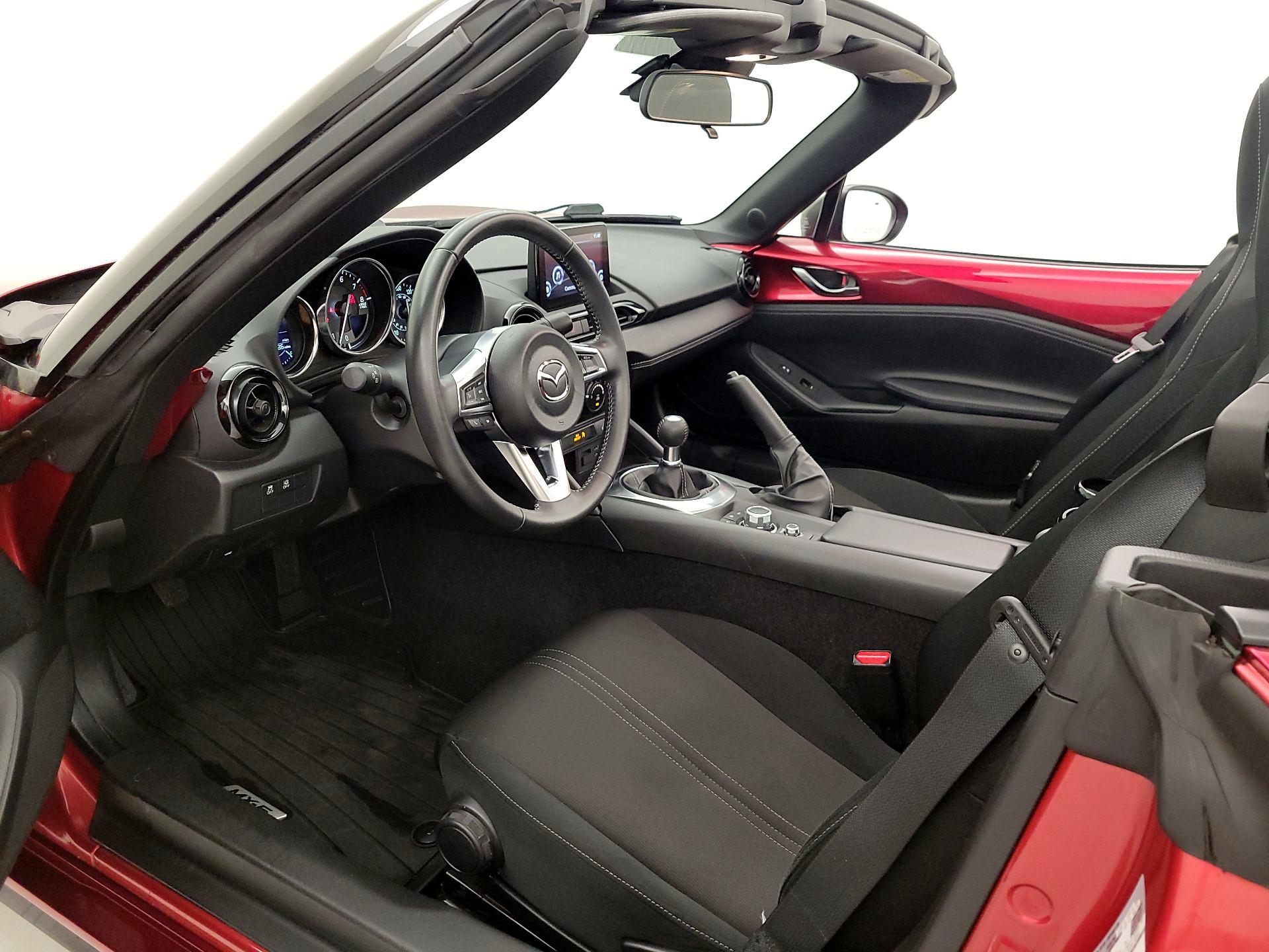 Thumbnail: 2021 Mazda MX-5 Miata - 11