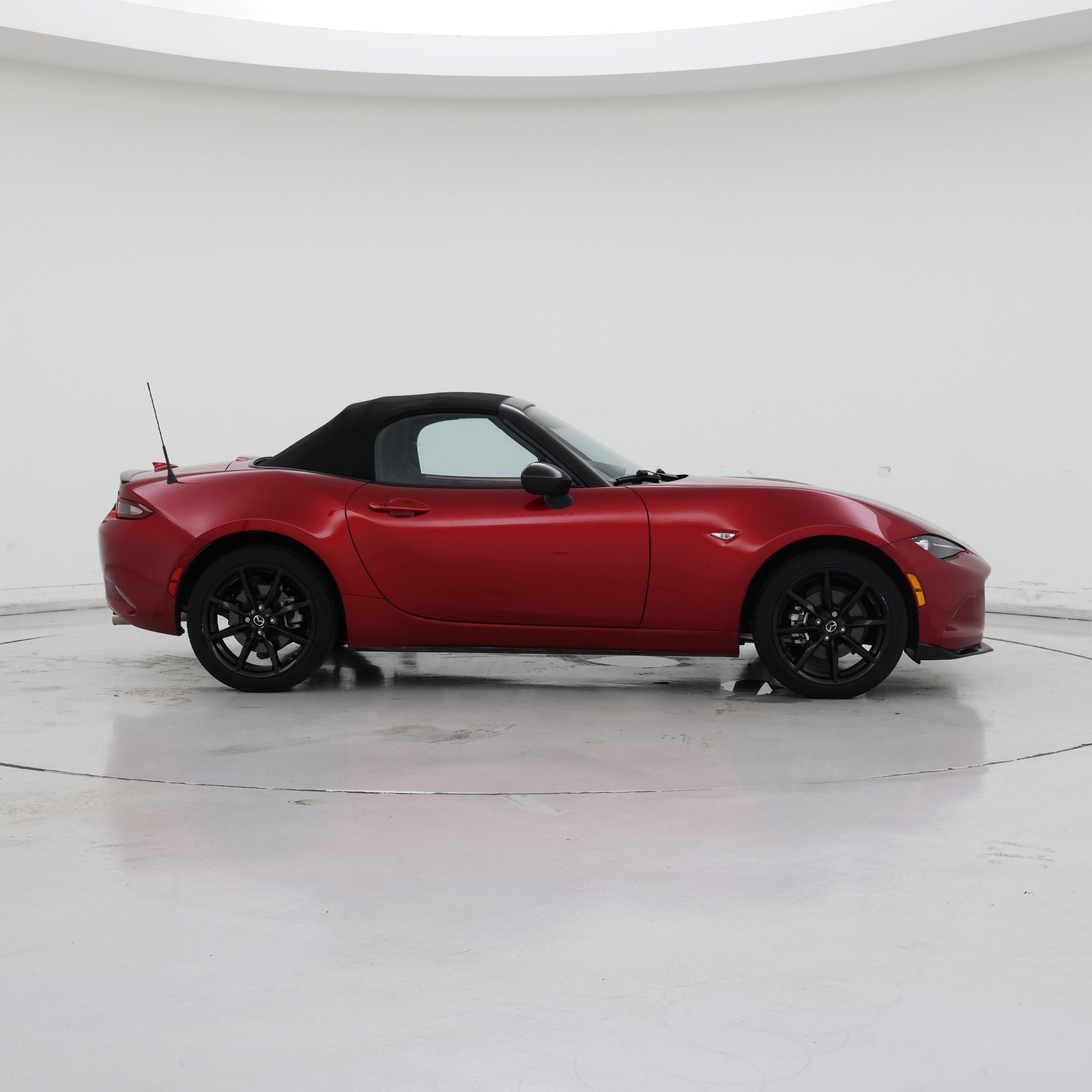 Thumbnail: 2021 Mazda MX-5 Miata - 7