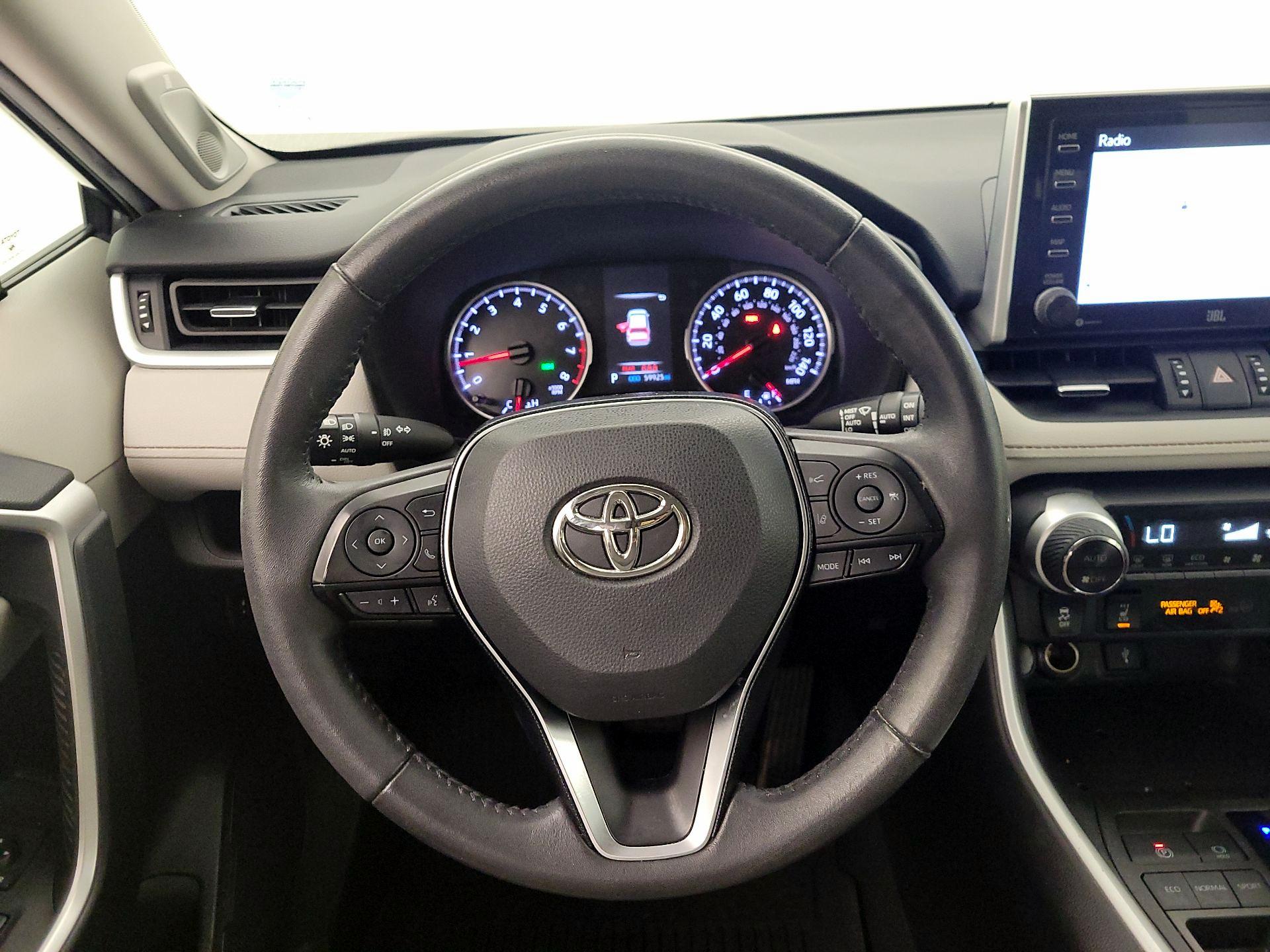 Thumbnail: 2021 Toyota RAV4 - 10