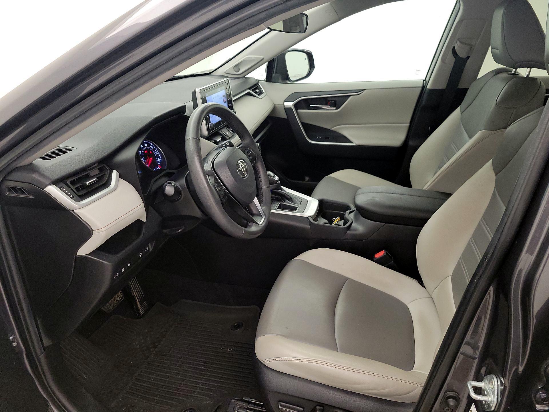 Thumbnail: 2021 Toyota RAV4 - 11