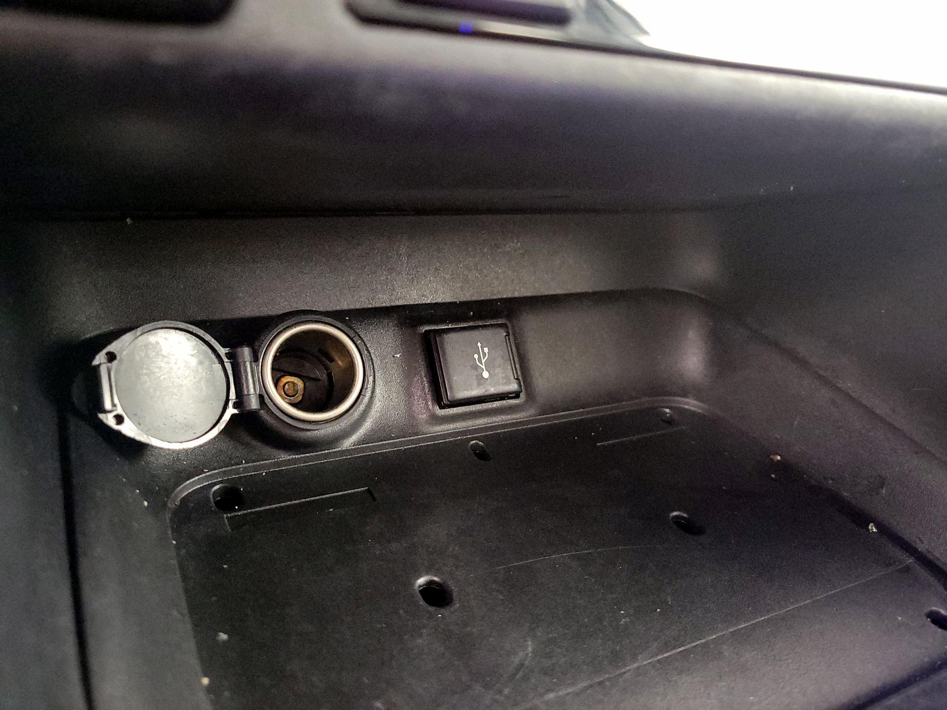 Thumbnail: 2021 Toyota RAV4 - 18