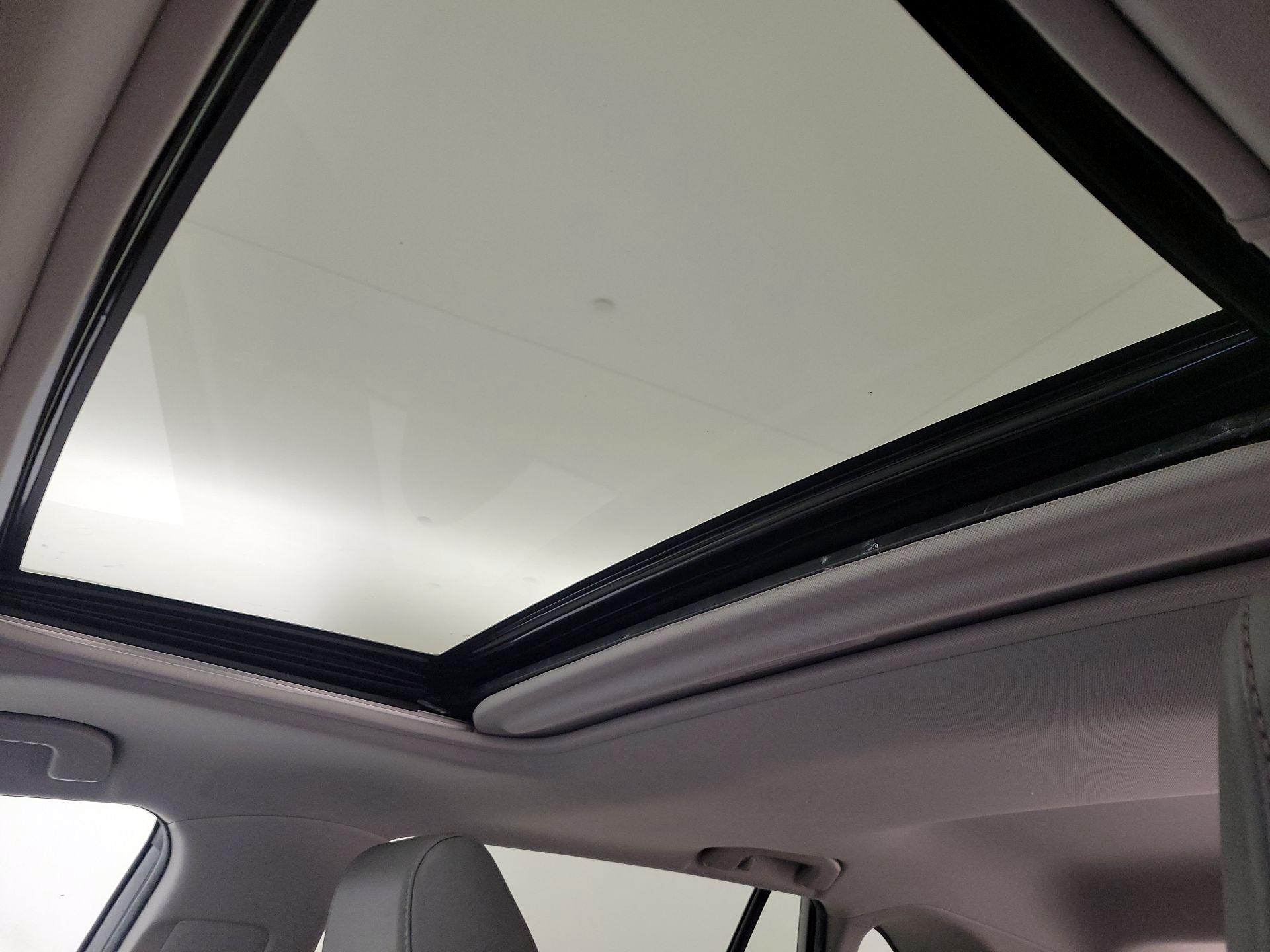 Thumbnail: 2021 Toyota RAV4 - 19