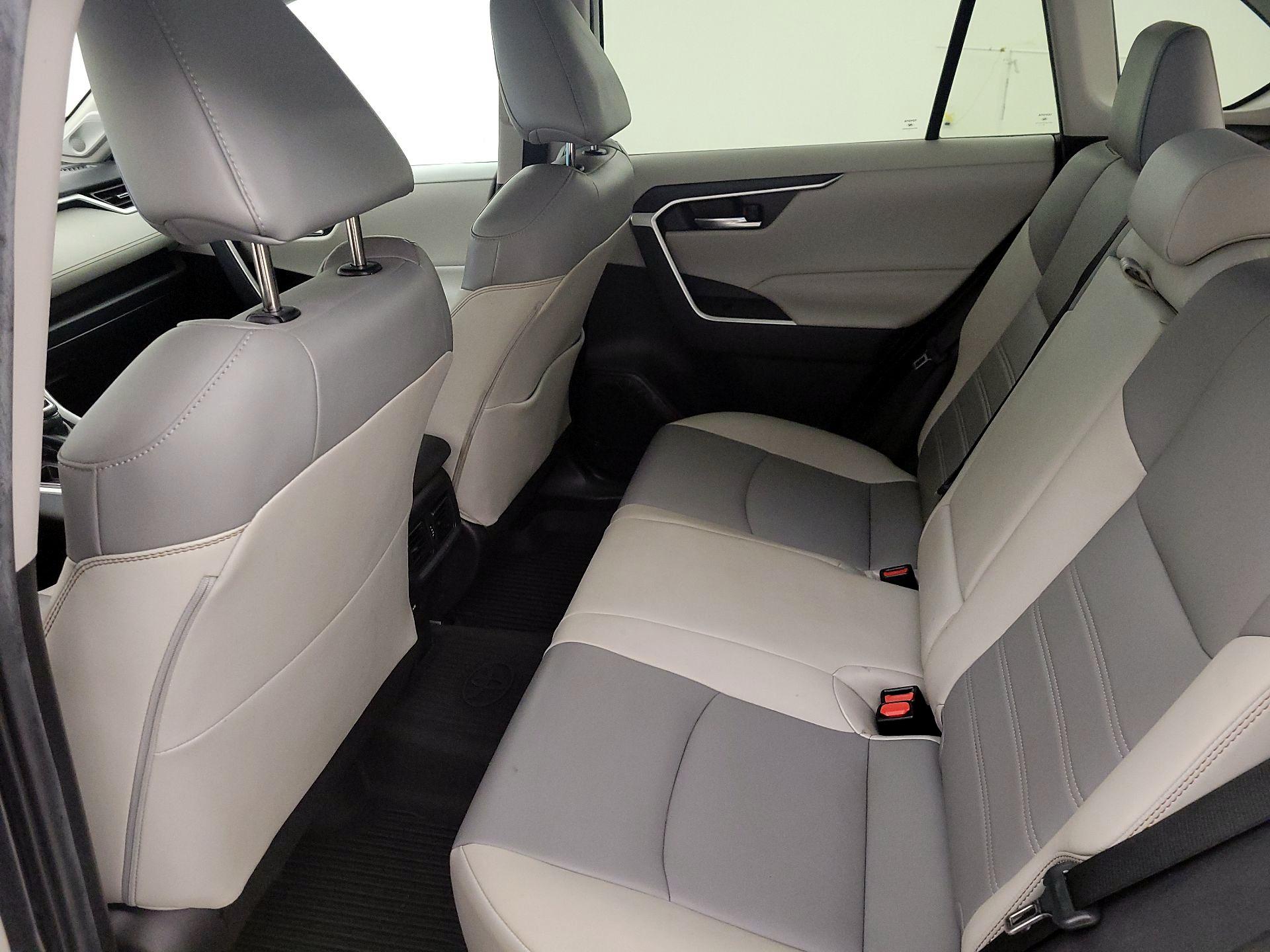 Thumbnail: 2021 Toyota RAV4 - 20