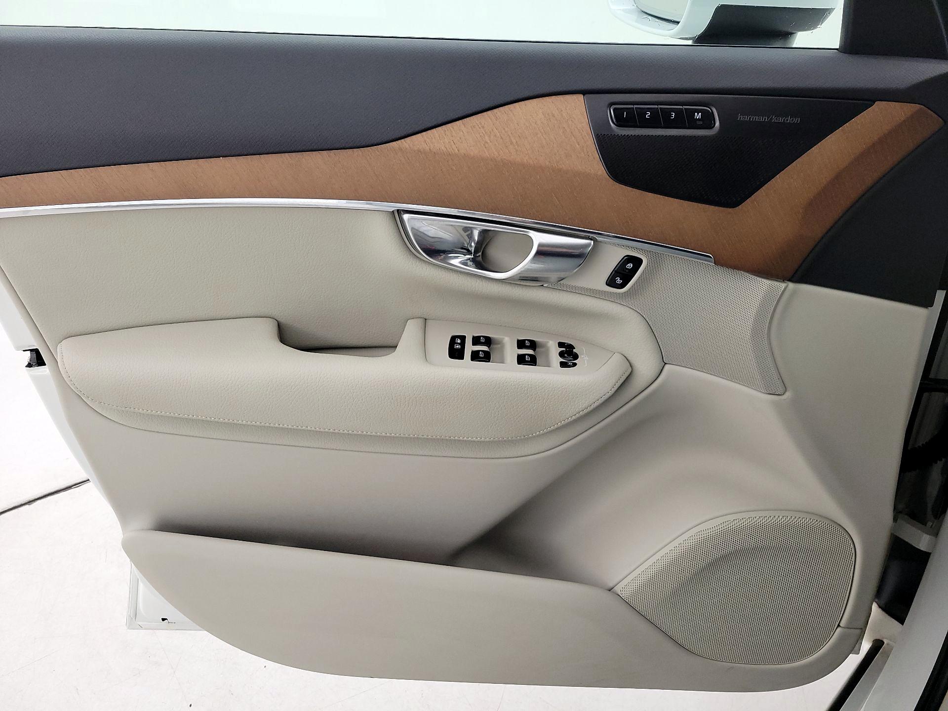 Thumbnail: 2022 Volvo XC90 - 12