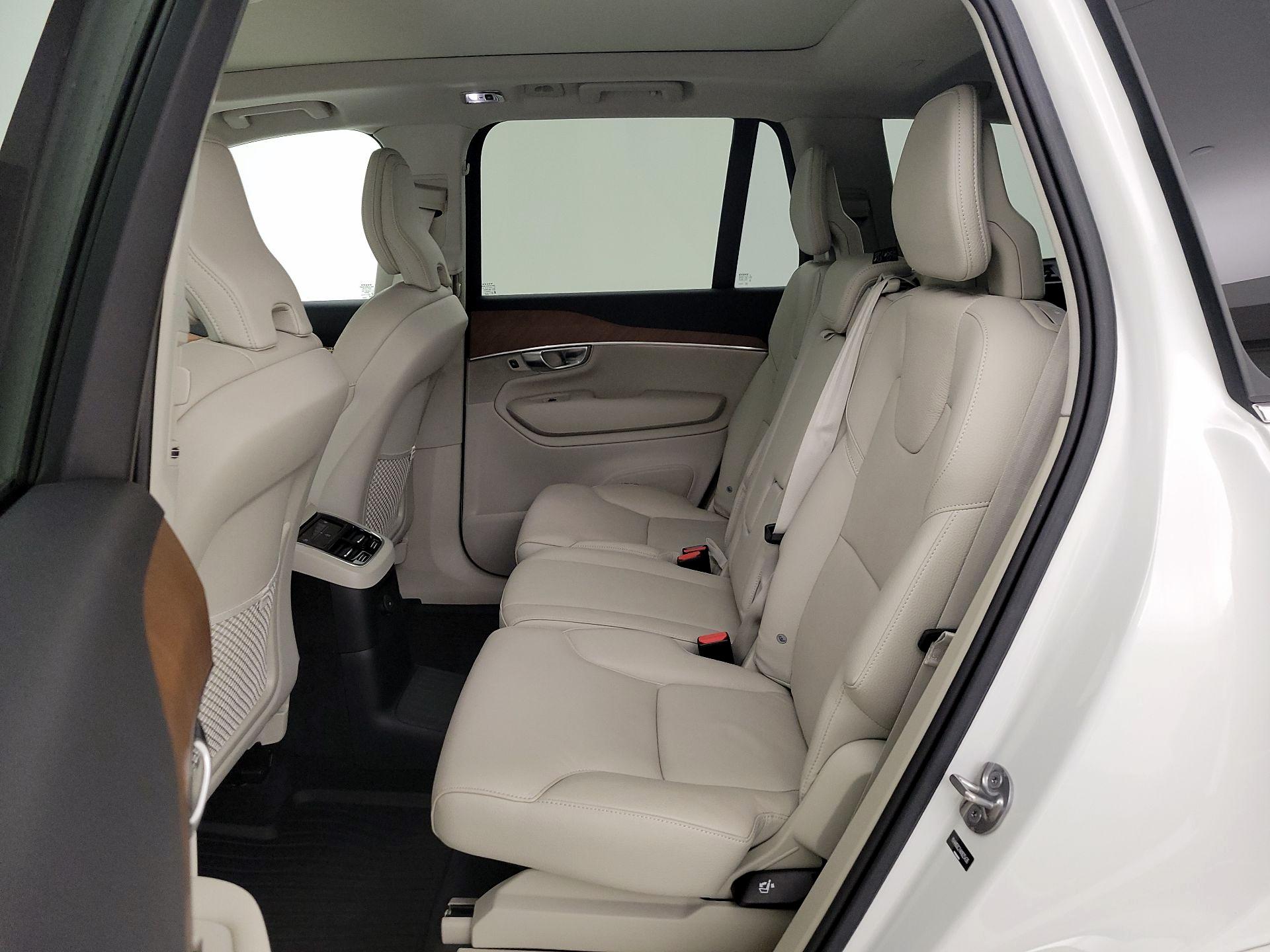 Thumbnail: 2022 Volvo XC90 - 20