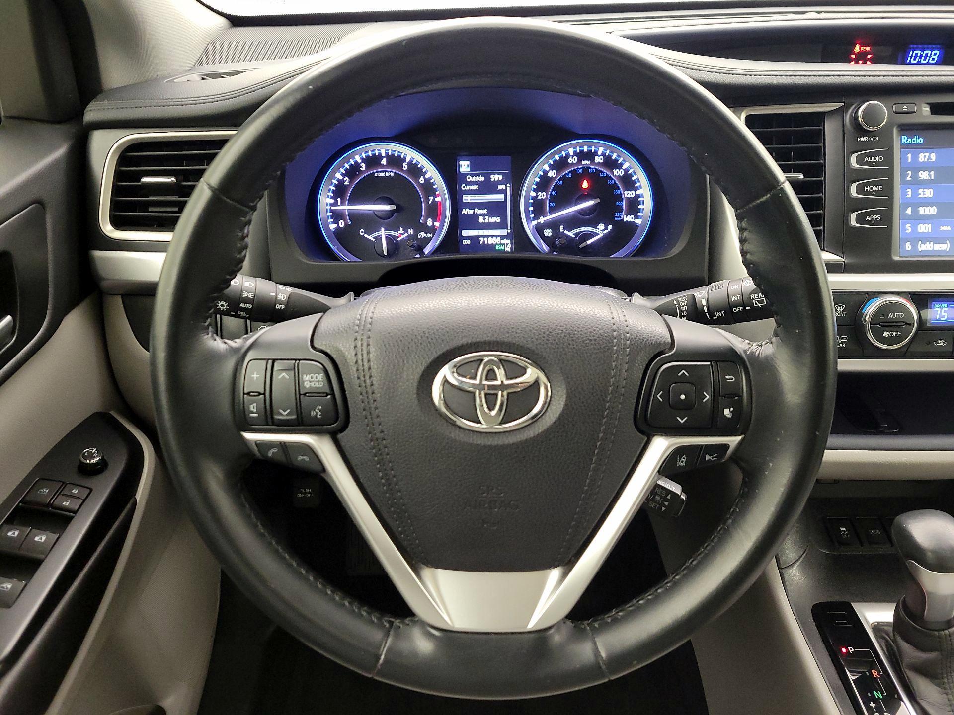 Thumbnail: 2017 Toyota Highlander - 10