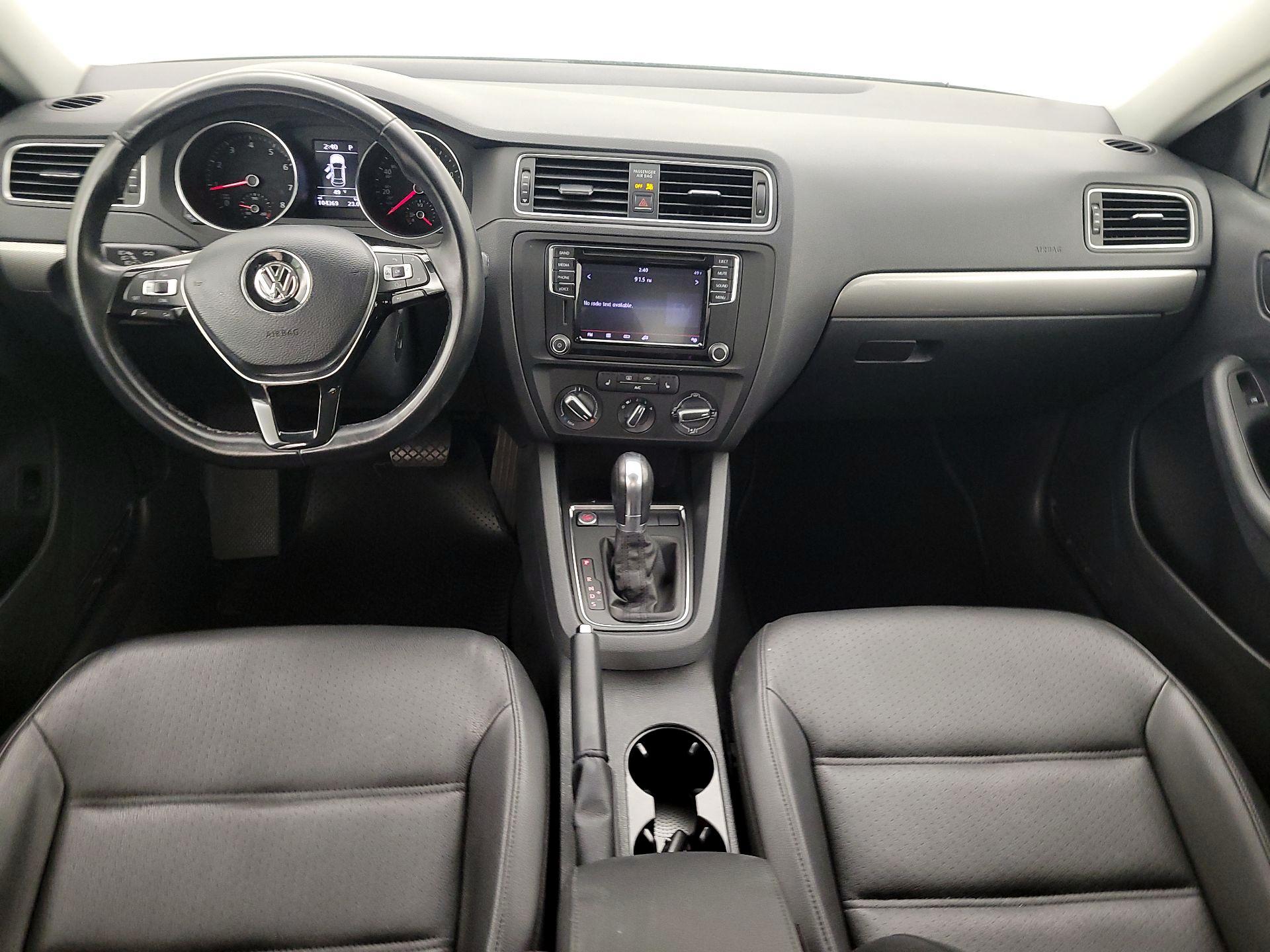 Thumbnail: 2017 Volkswagen Jetta - 9