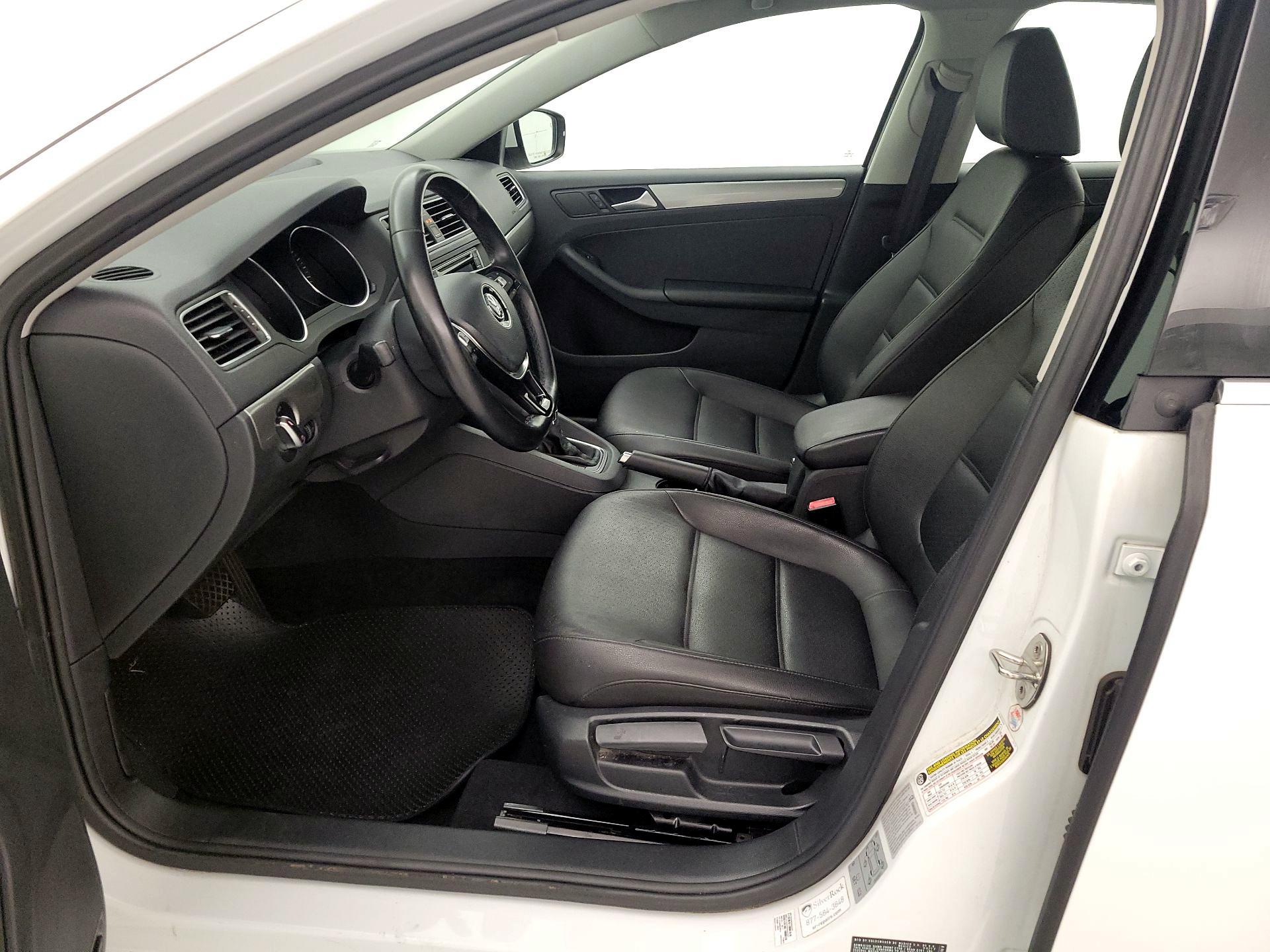 Thumbnail: 2017 Volkswagen Jetta - 11