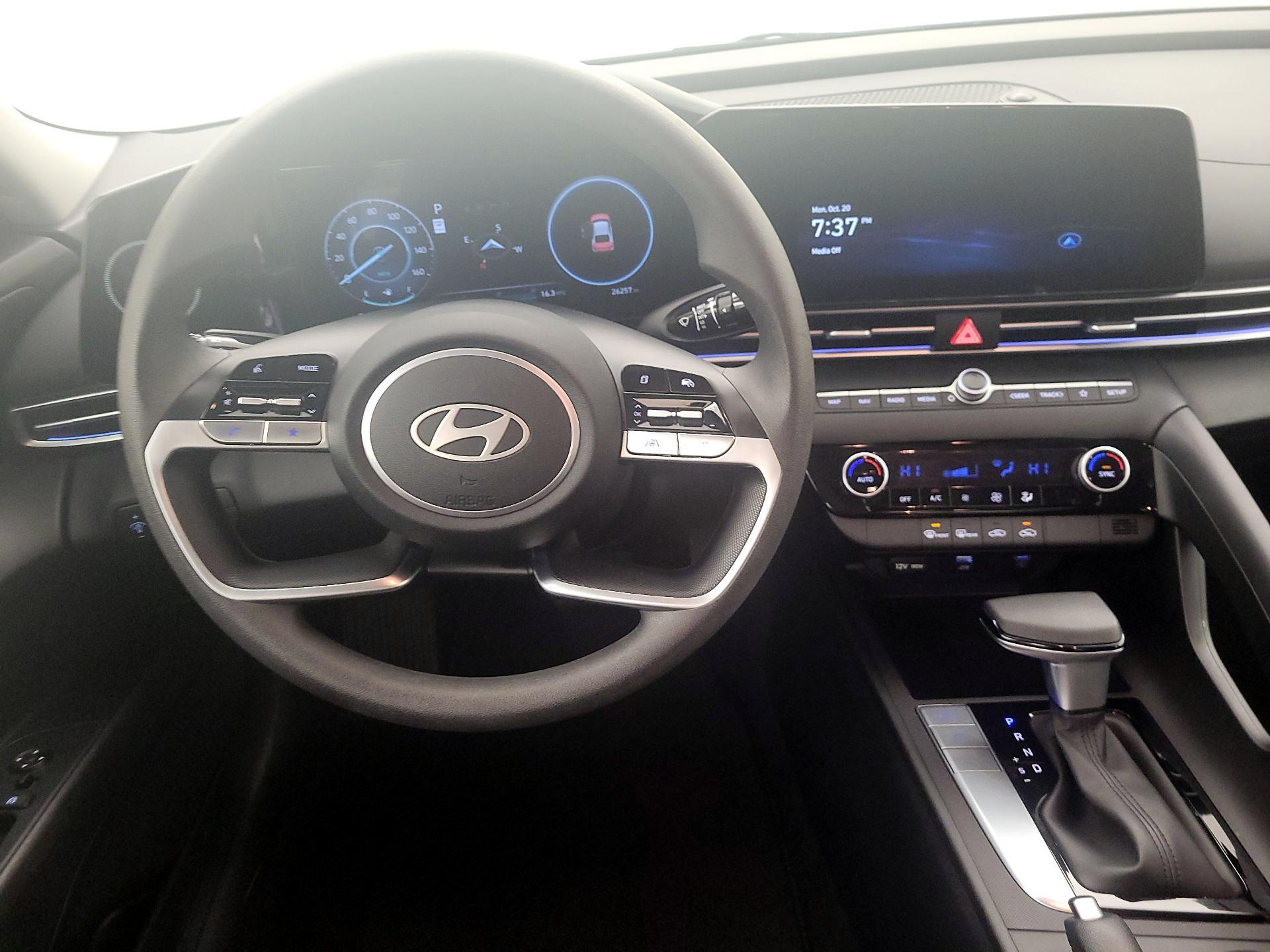Thumbnail: 2024 Hyundai Elantra - 10