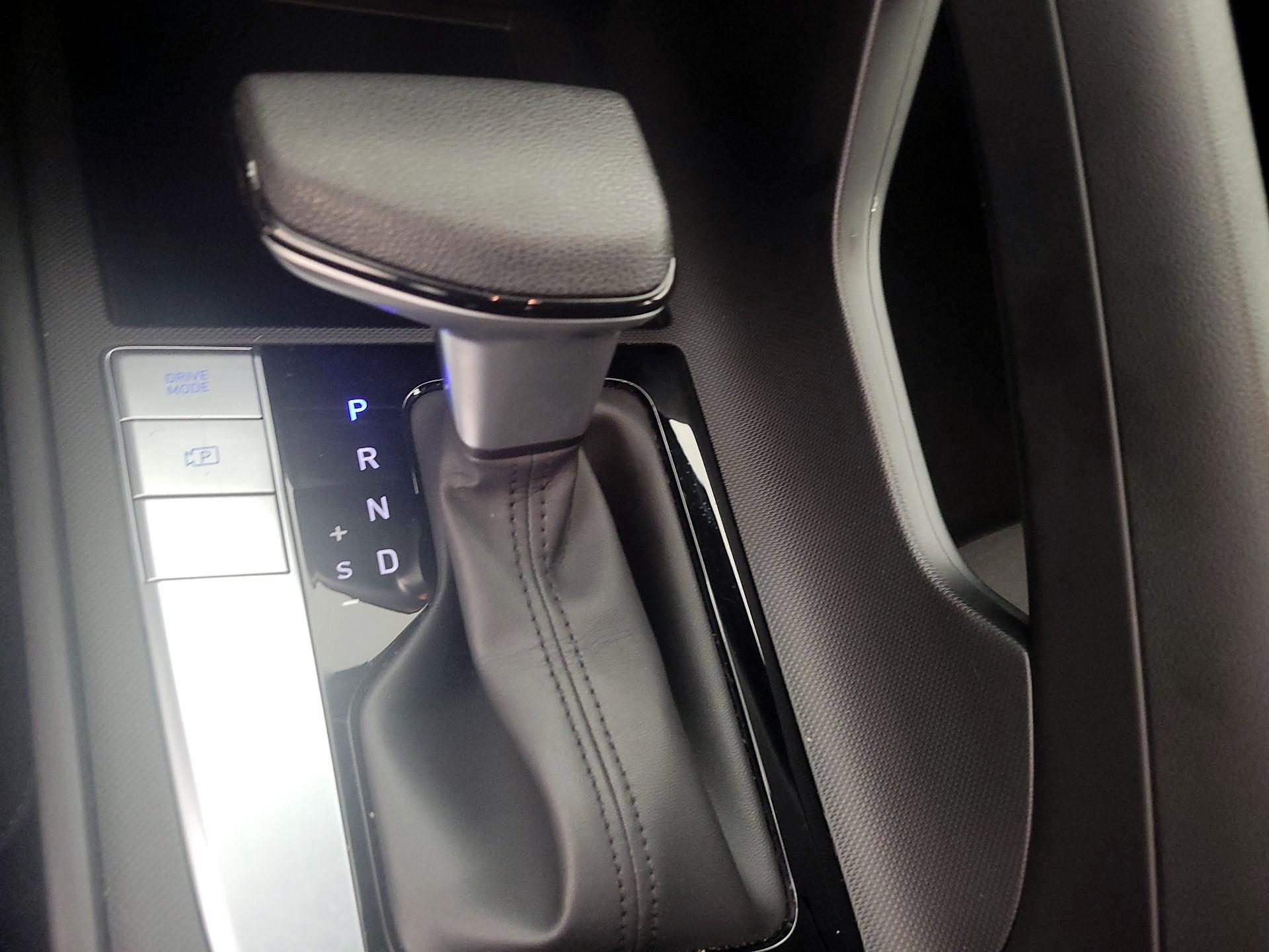 Thumbnail: 2024 Hyundai Elantra - 17