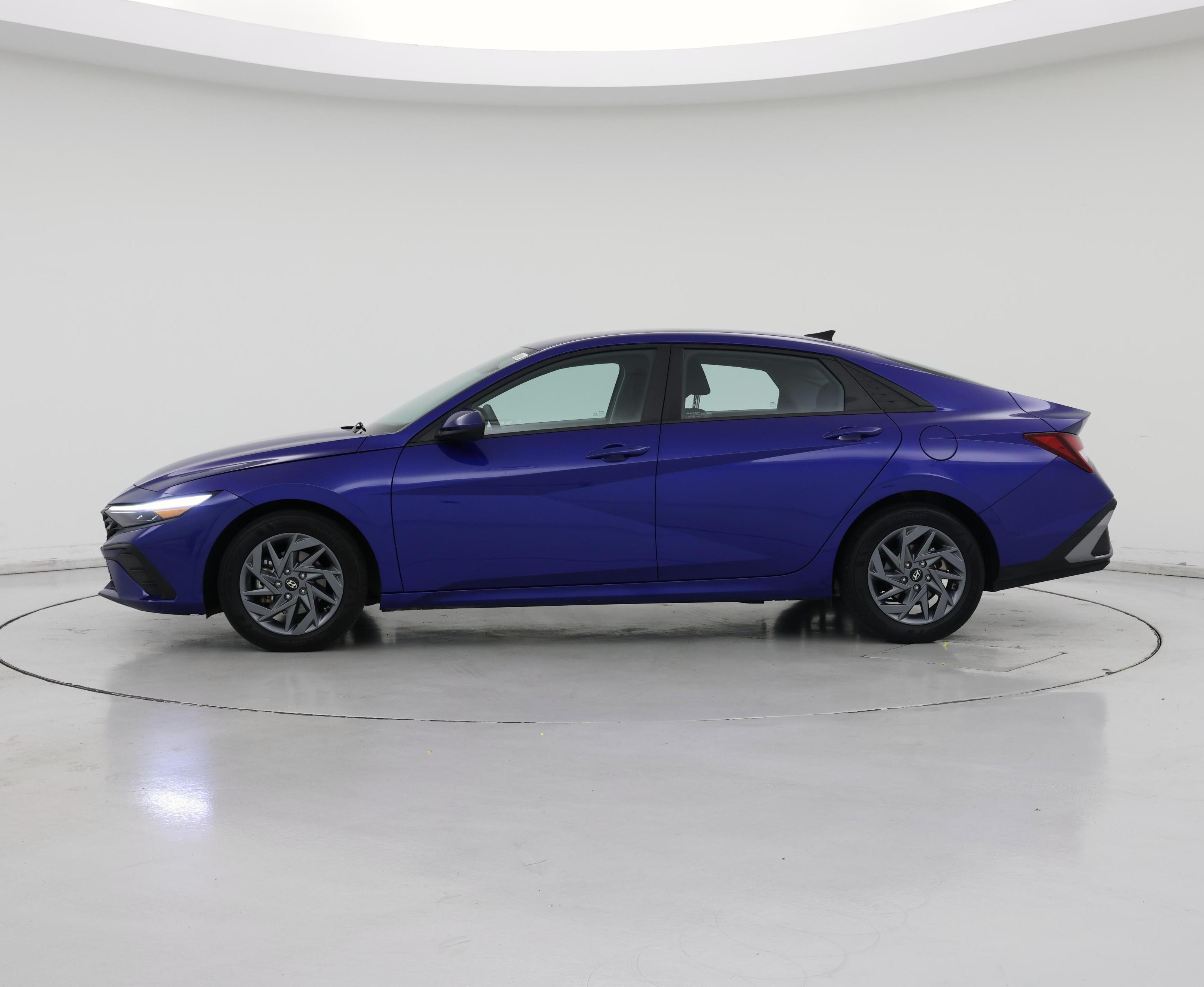 Thumbnail: 2024 Hyundai Elantra - 3