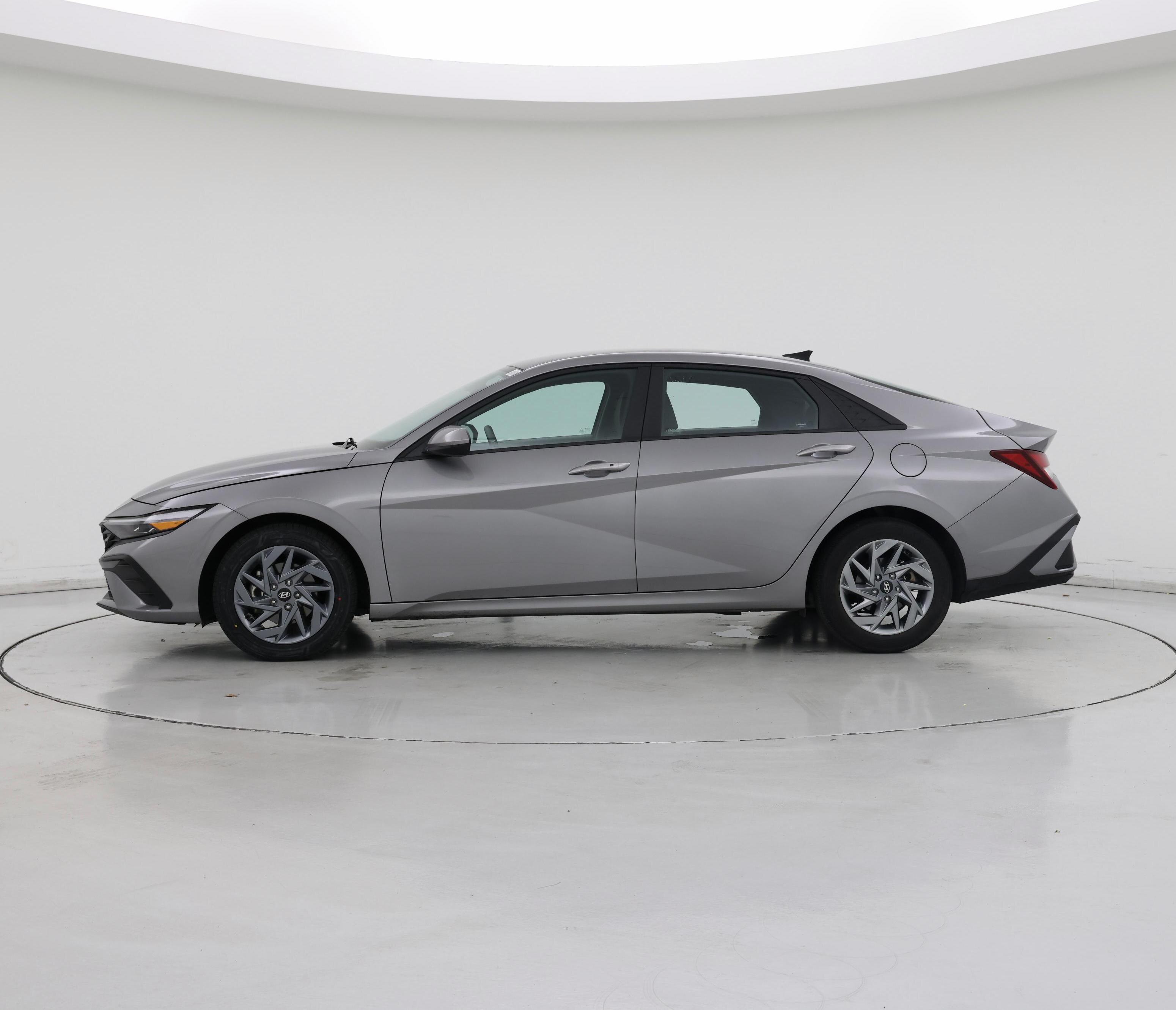Thumbnail: 2024 Hyundai Elantra - 3