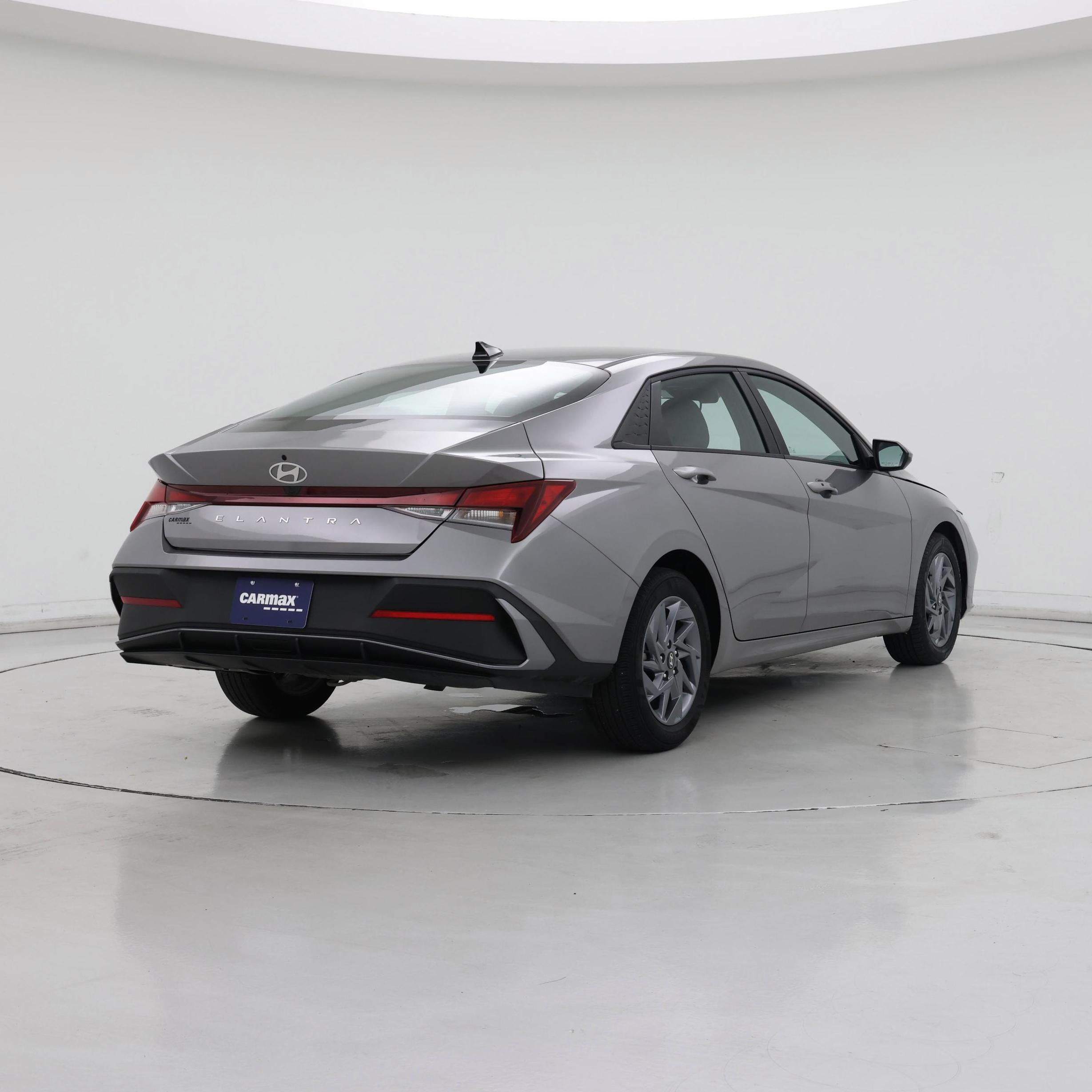 Thumbnail: 2024 Hyundai Elantra - 8