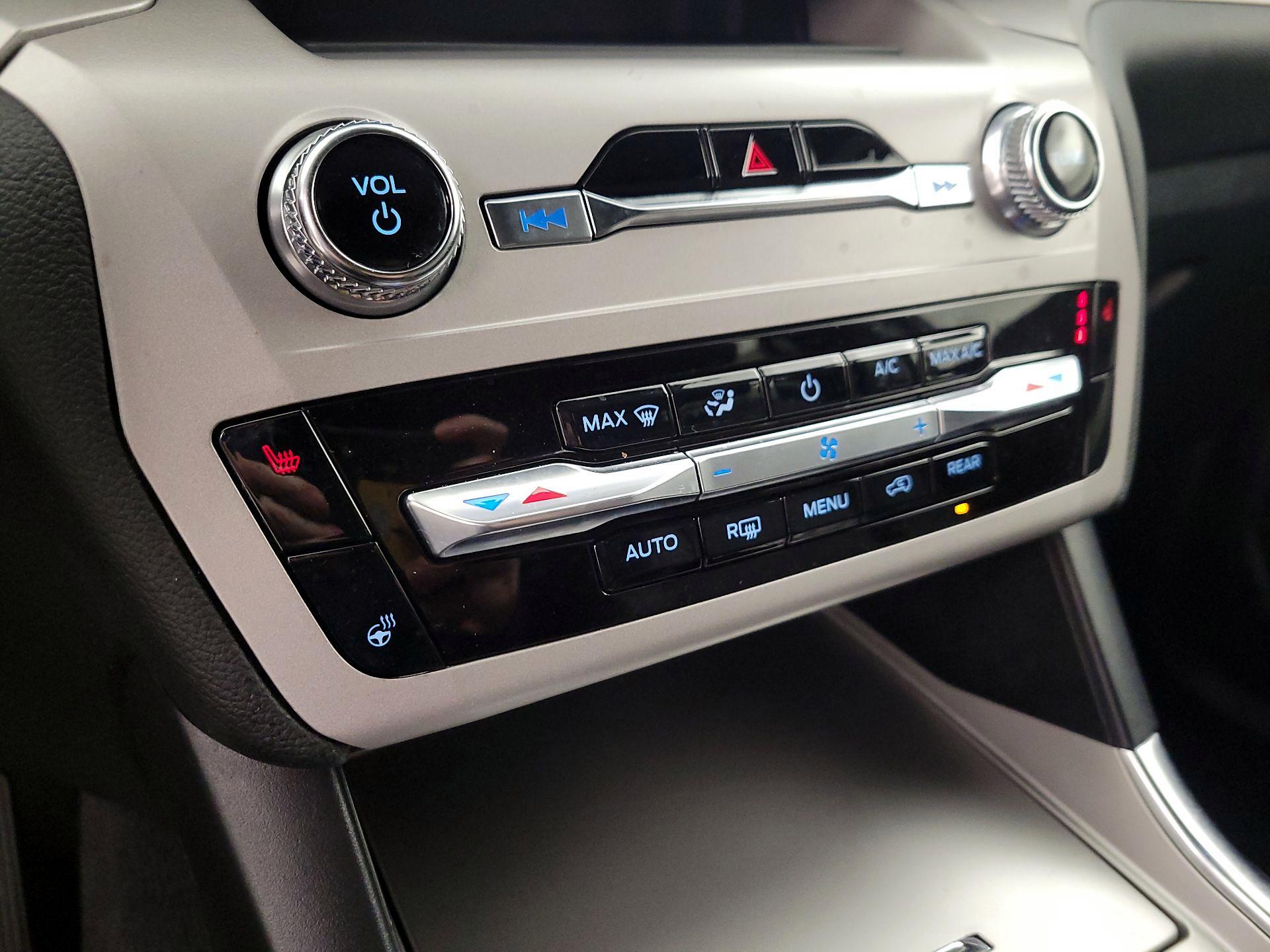 Thumbnail: 2023 Ford Explorer - 16