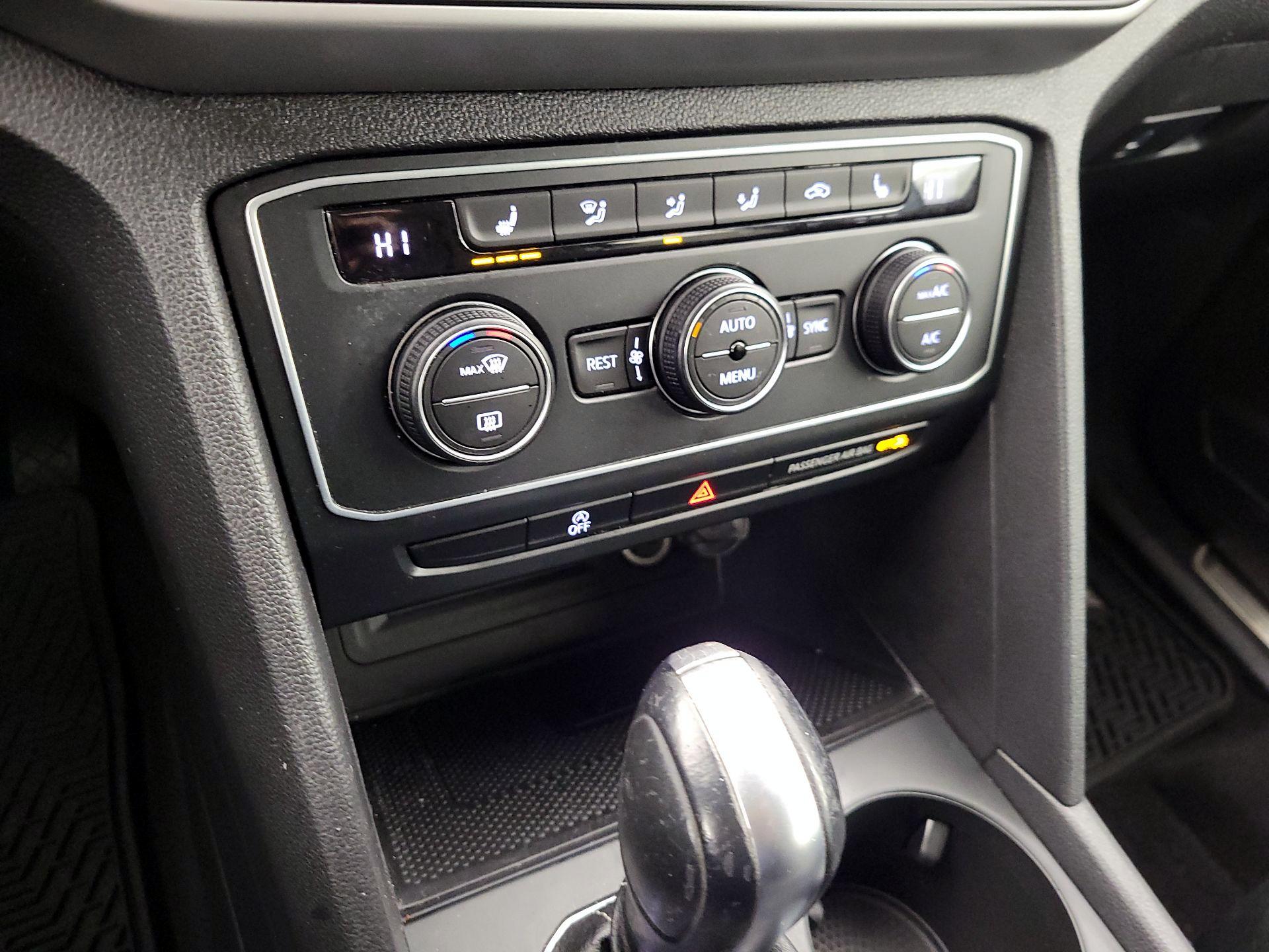 Thumbnail: 2021 Volkswagen Atlas - 16