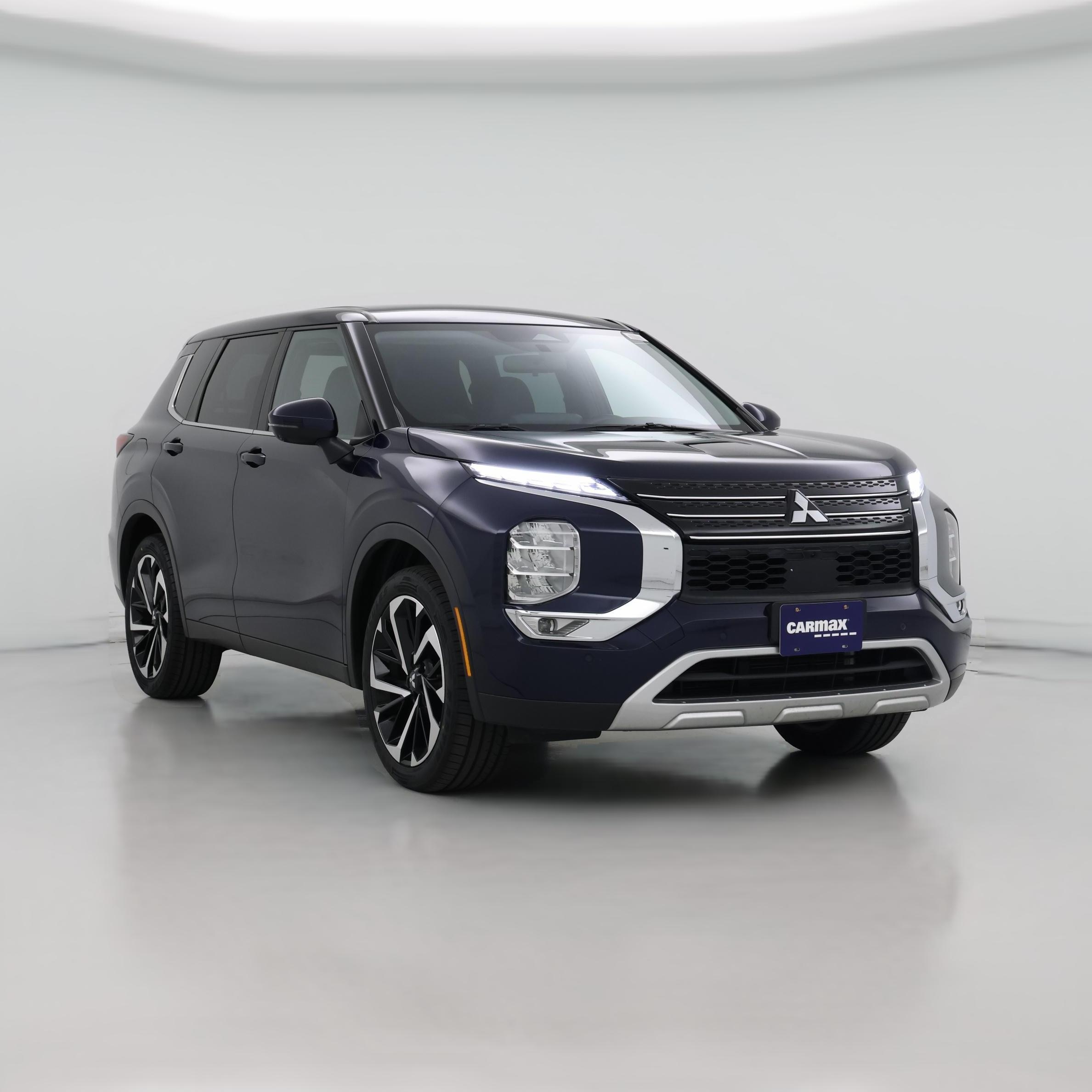 Thumbnail: 2023 Mitsubishi Outlander - 1
