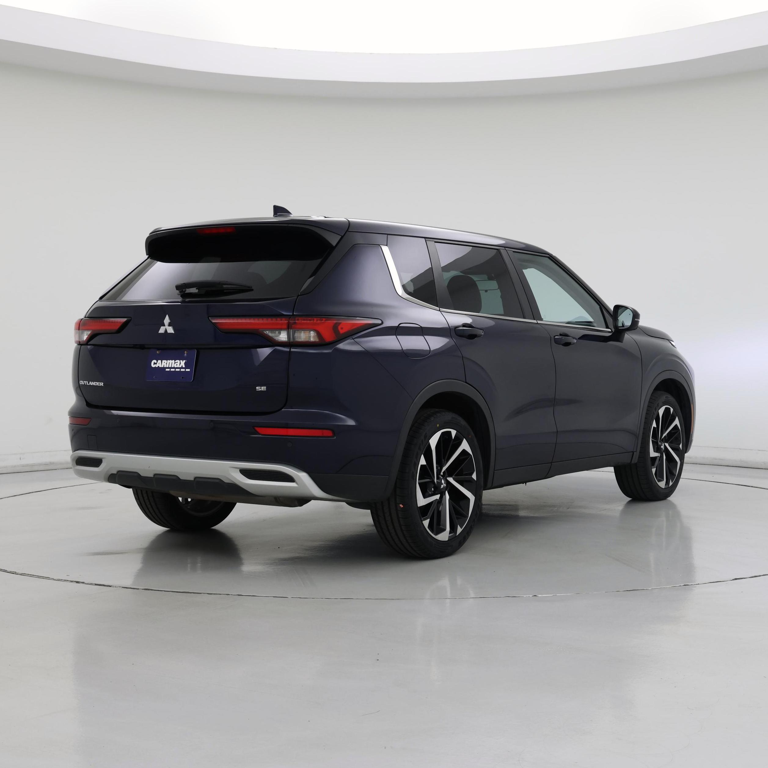 Thumbnail: 2023 Mitsubishi Outlander - 8