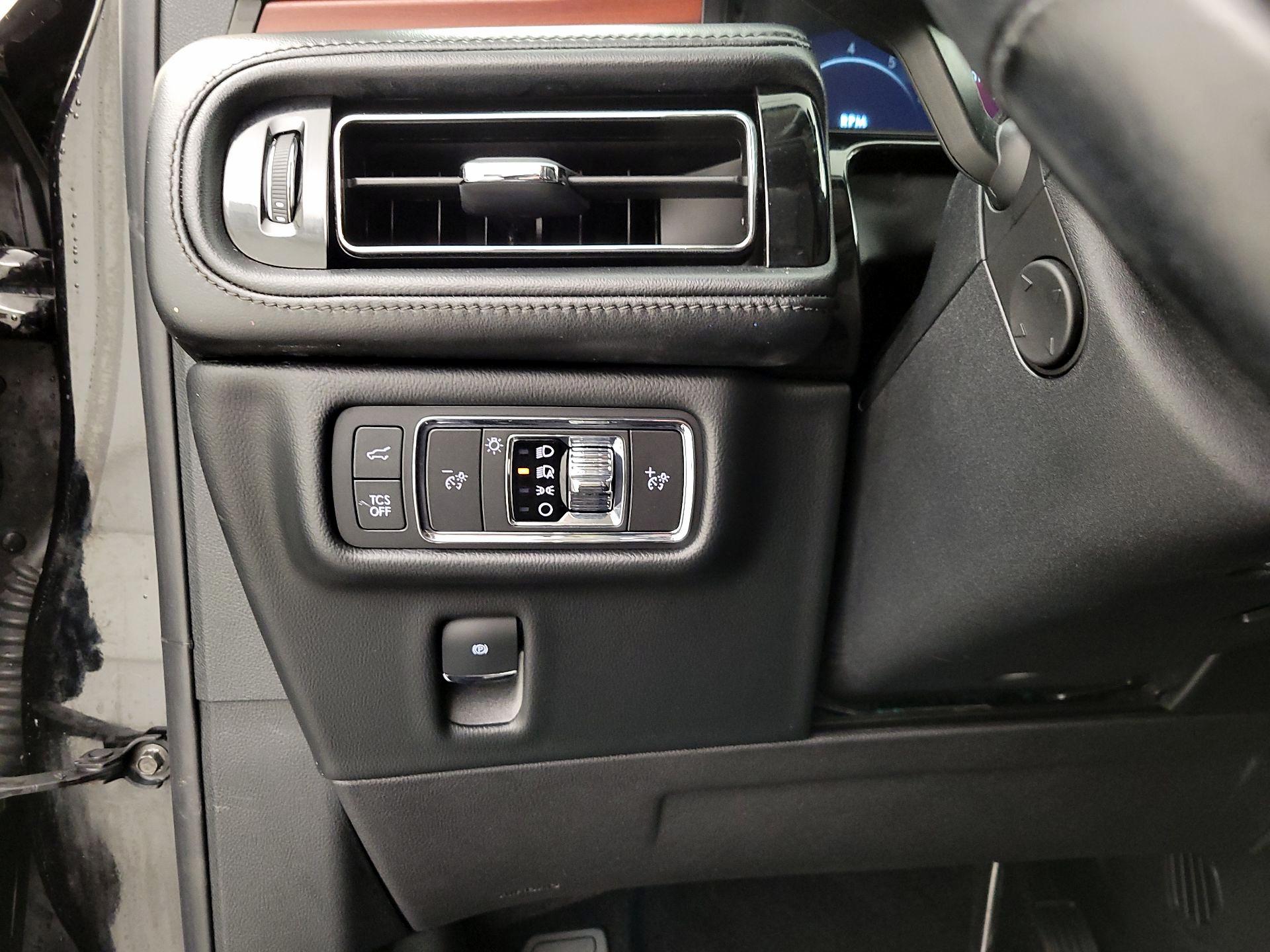 Thumbnail: 2022 Lincoln Nautilus - 13