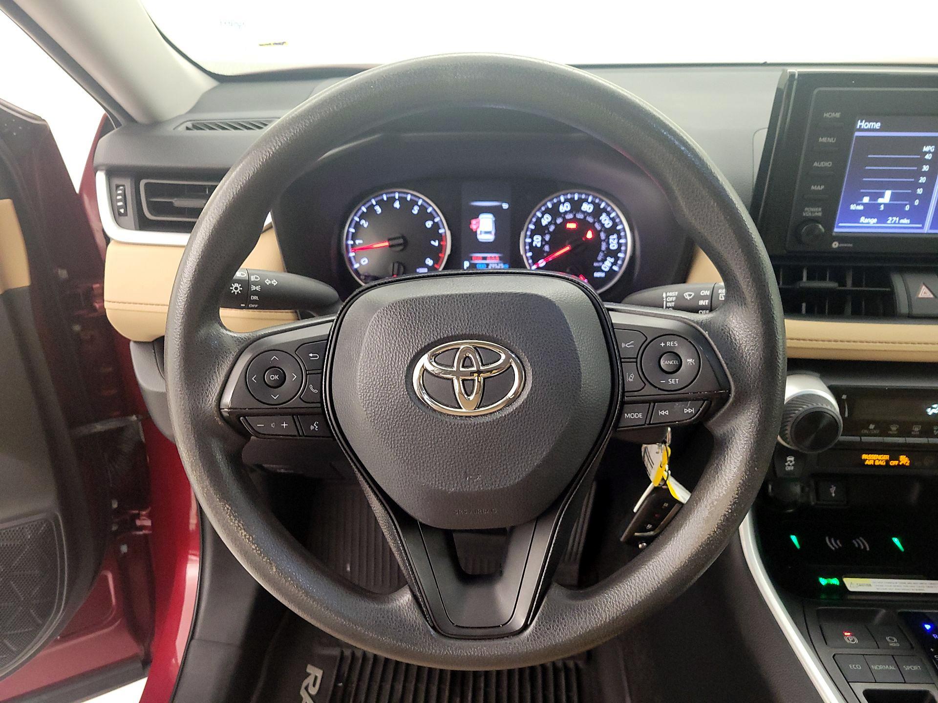 Thumbnail: 2021 Toyota RAV4 - 10