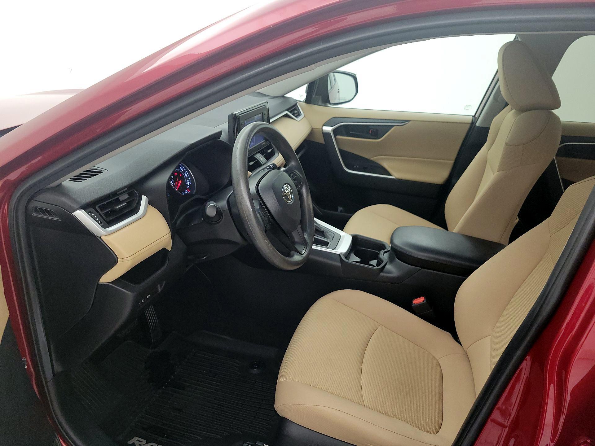 Thumbnail: 2021 Toyota RAV4 - 11