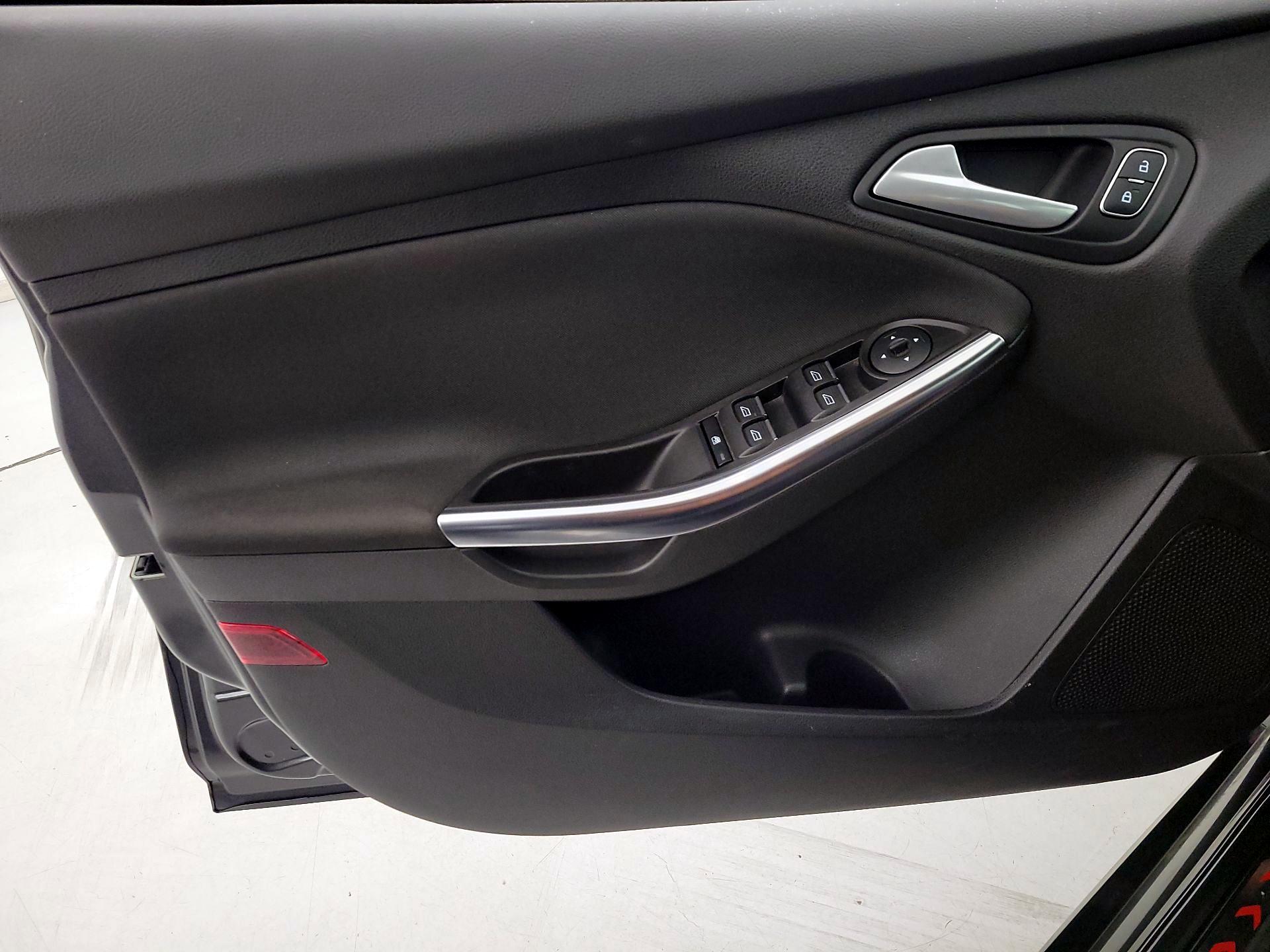 Thumbnail: 2018 Ford Focus - 12