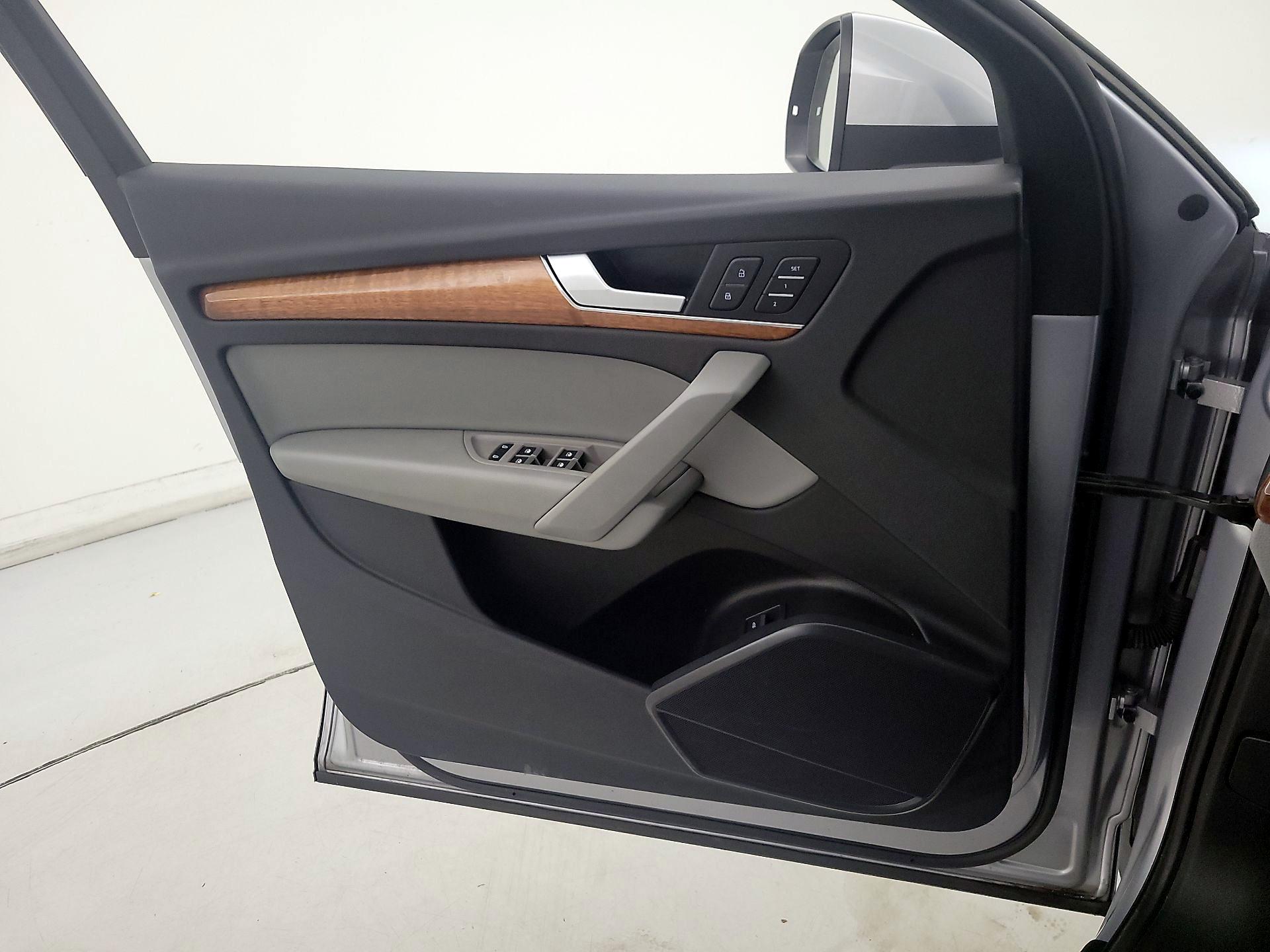 Thumbnail: 2022 Audi Q5 - 12