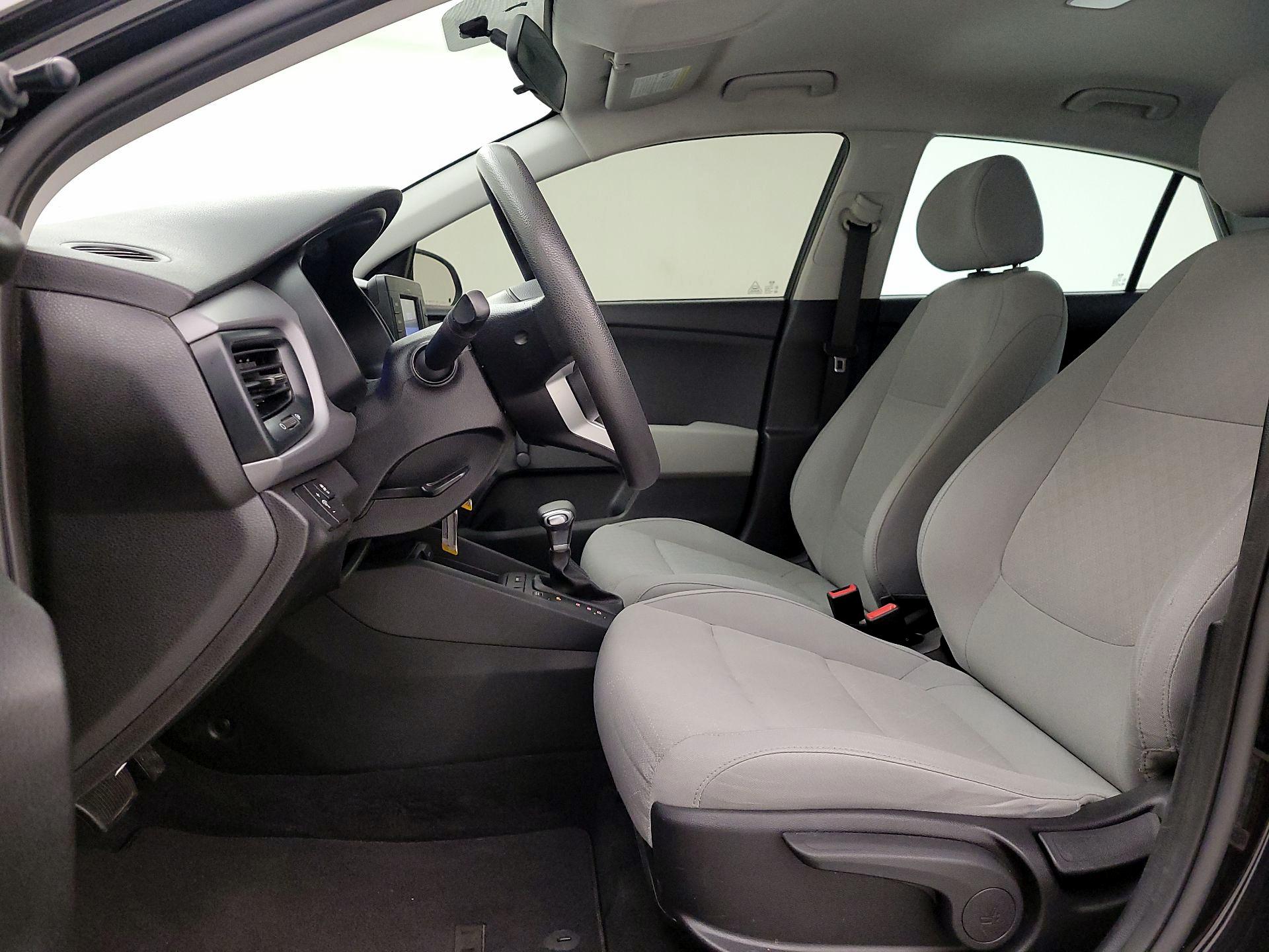 Thumbnail: 2018 Kia Rio - 11