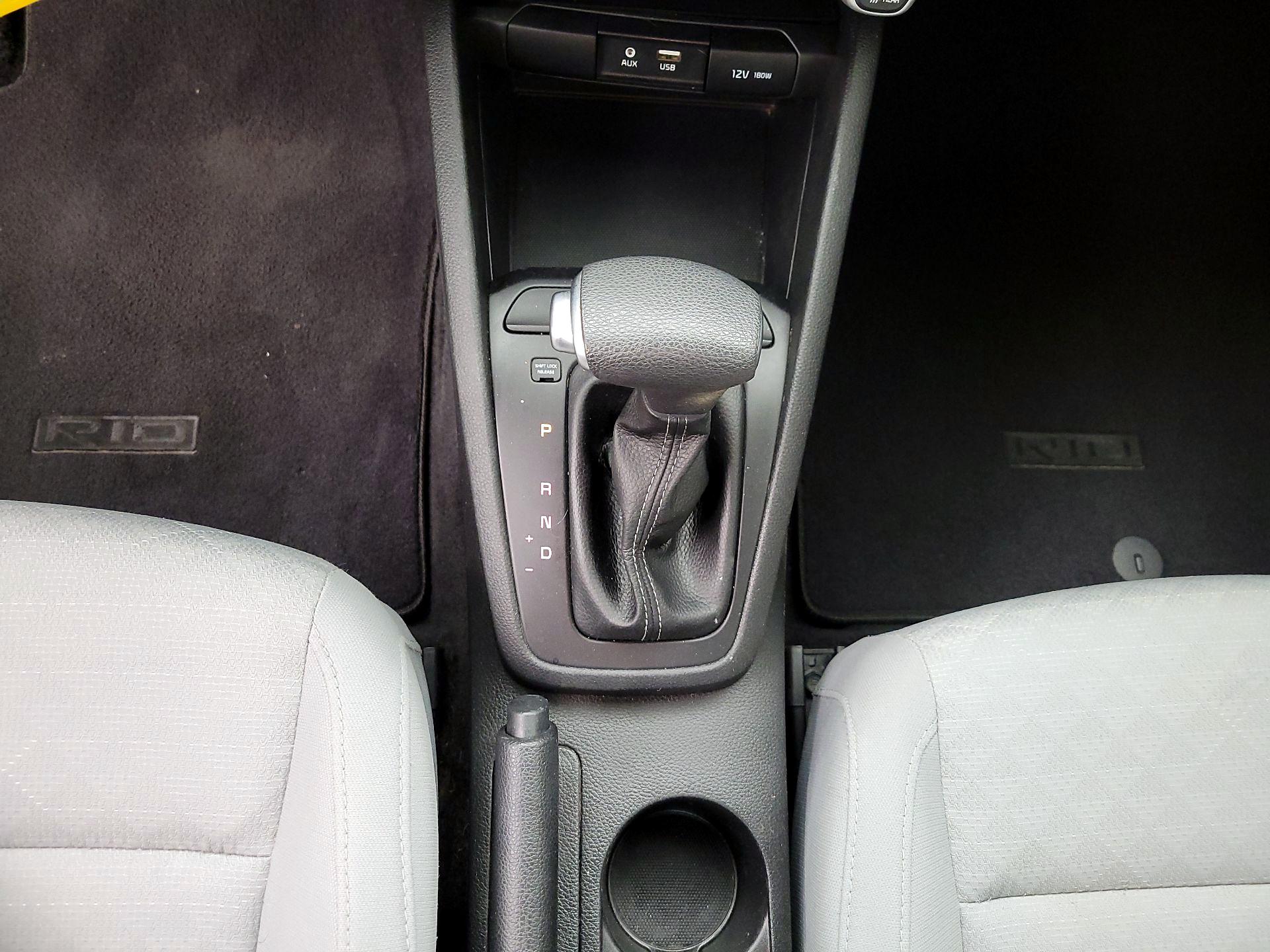 Thumbnail: 2018 Kia Rio - 16